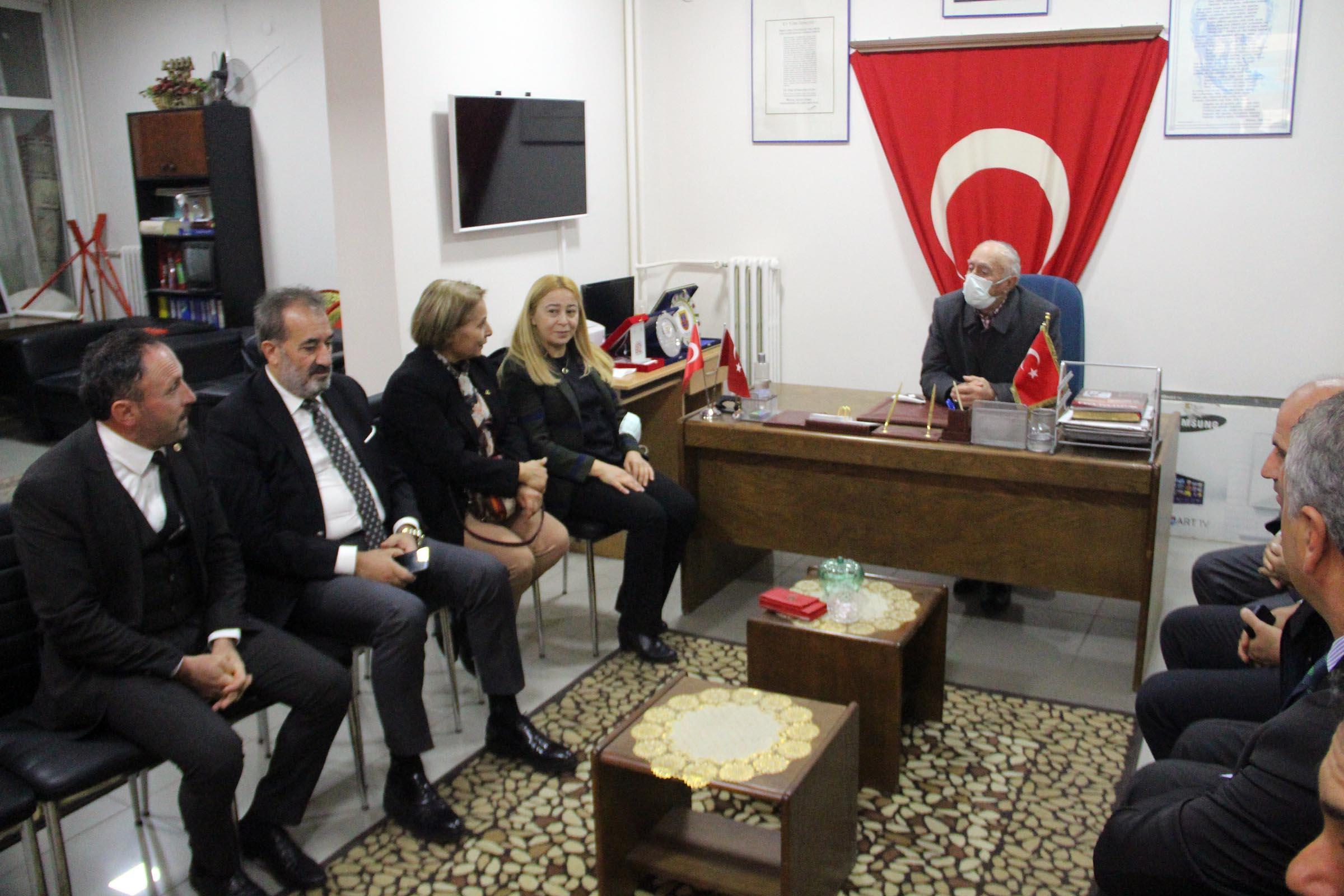 Ardahan, Ağrı ve Muşta Lütfü Türkkan’a küfür tepkisi