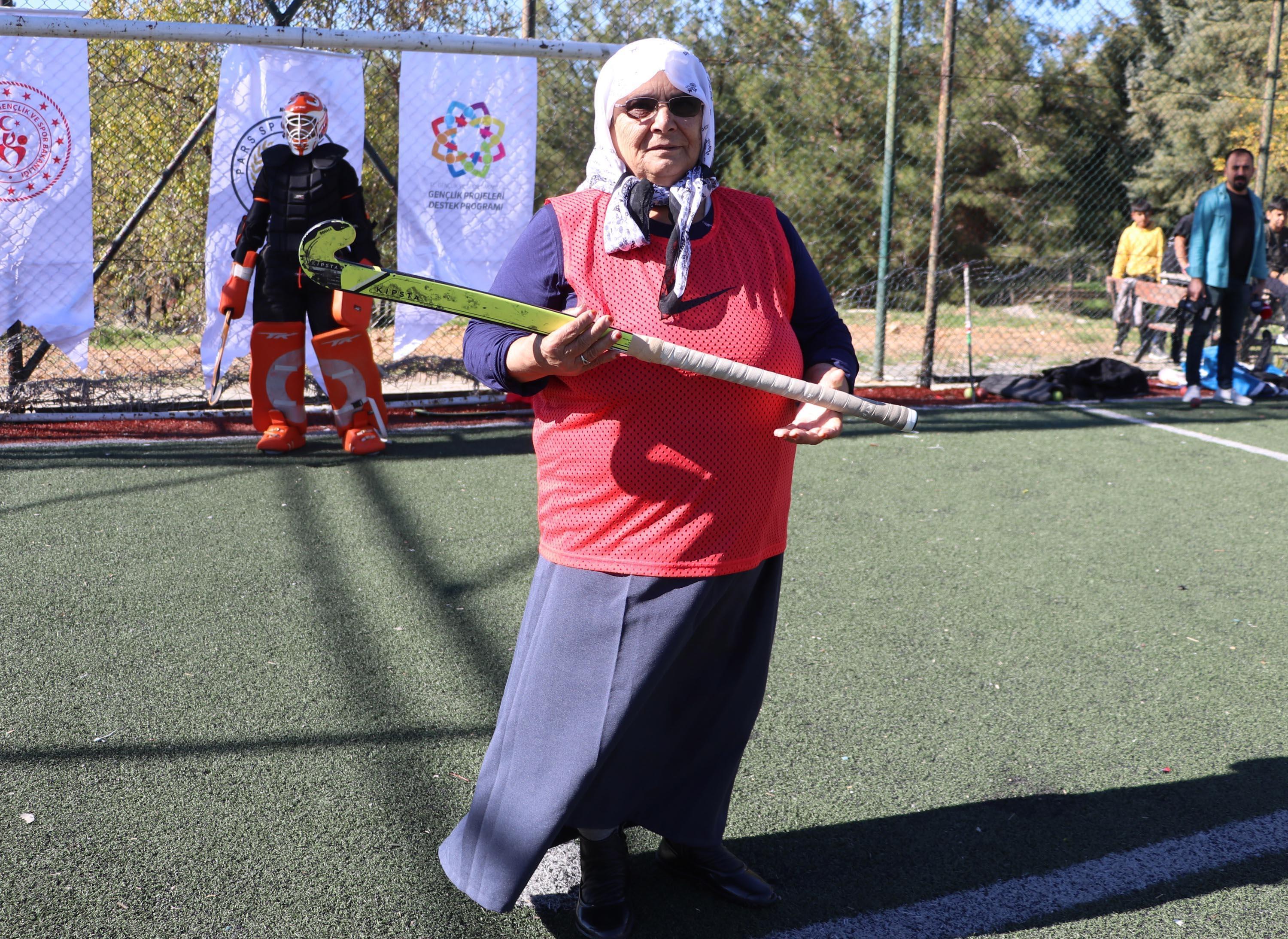 Kırsal mahallede Veteran Hokey Turnuvası heyecanı