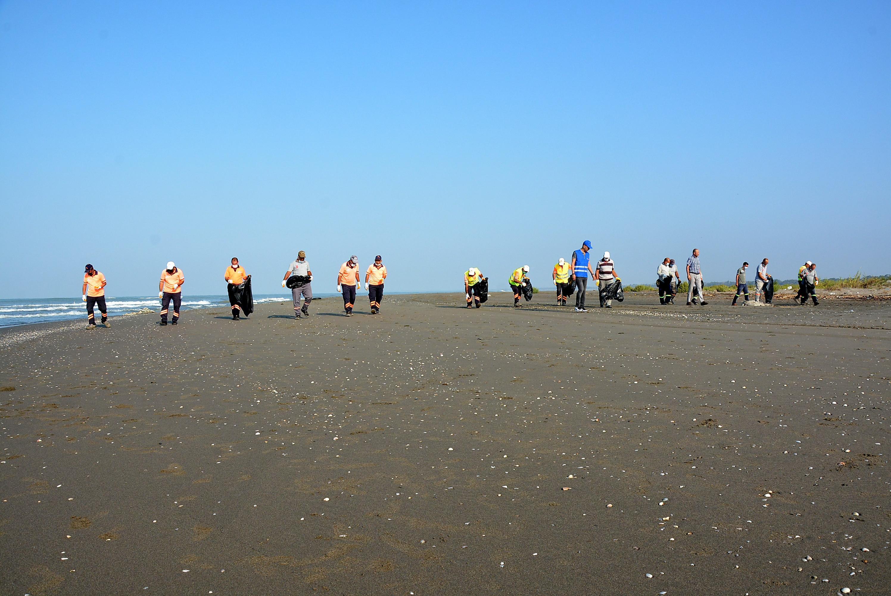 Suriyeden denize sızan petrol, Mersin sahillerine ulaştı