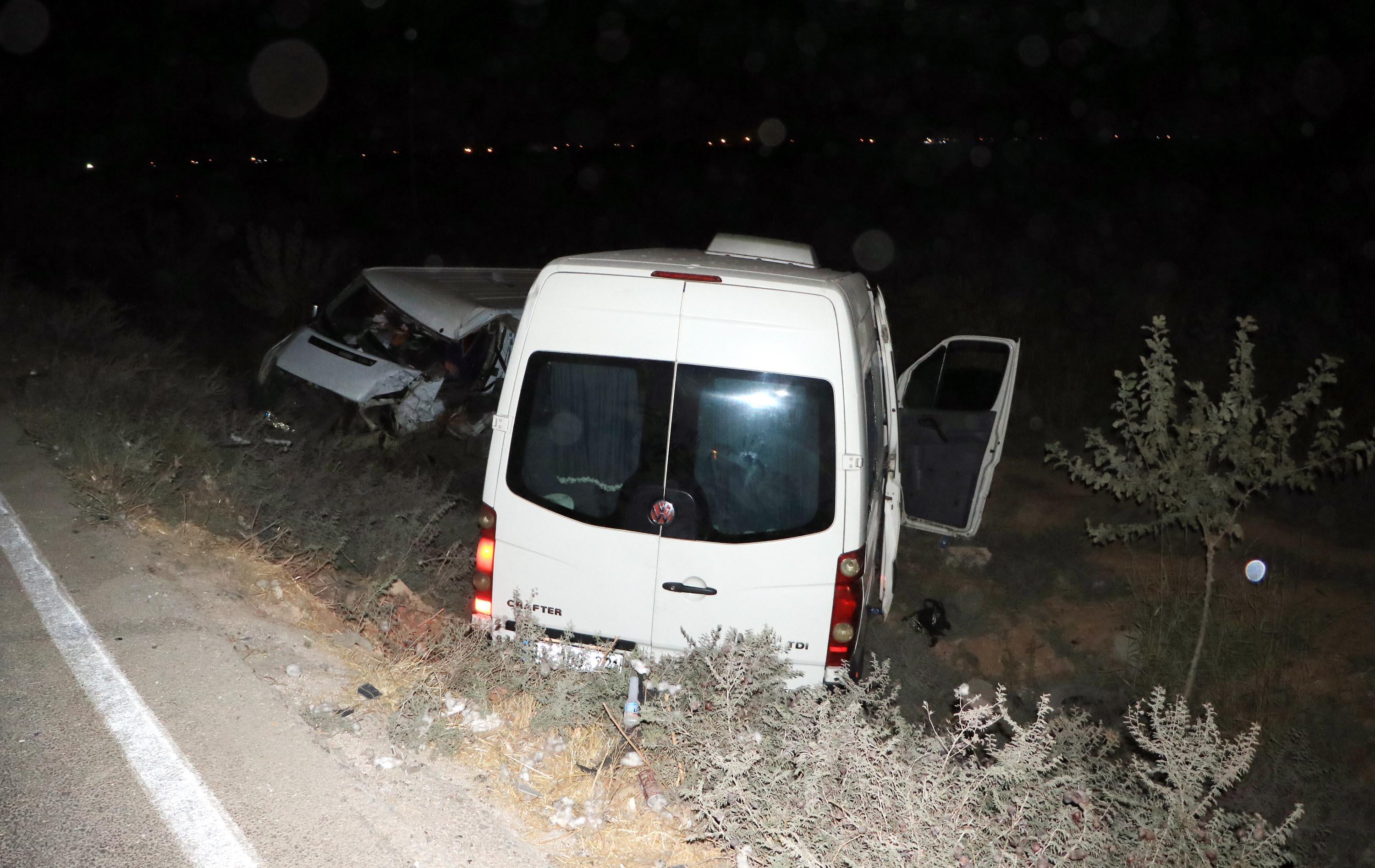 Şanlıurfa’da öğretmenlerin bulunduğu minibüs ile panelvan çarpıştı: 10 yaralı