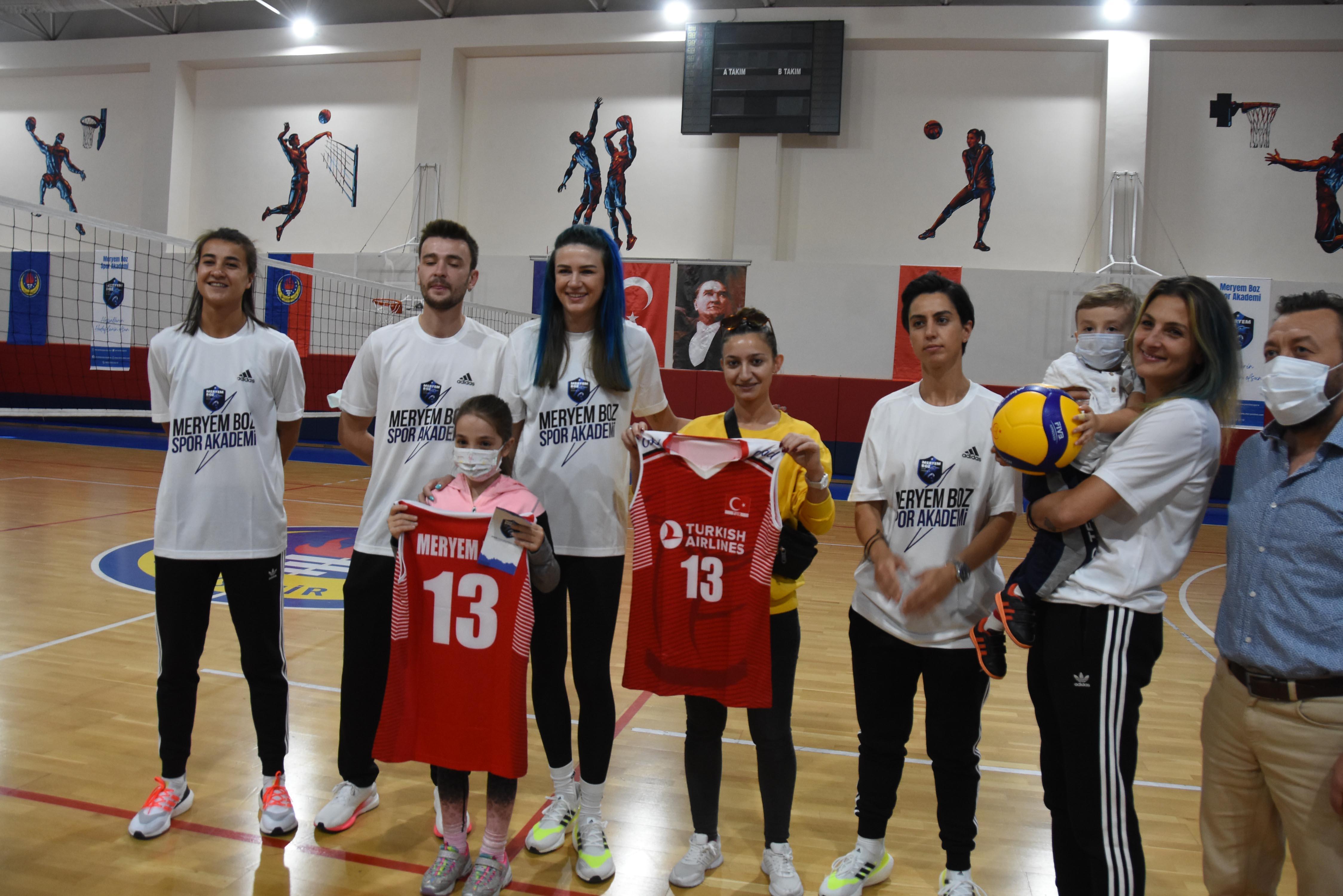Meryem Boz, Eskişehir’de voleybol akademisi kurdu