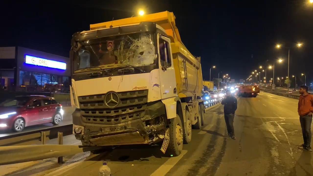 Kartalda aynı yerde 3 farklı kaza: 2 yaralı