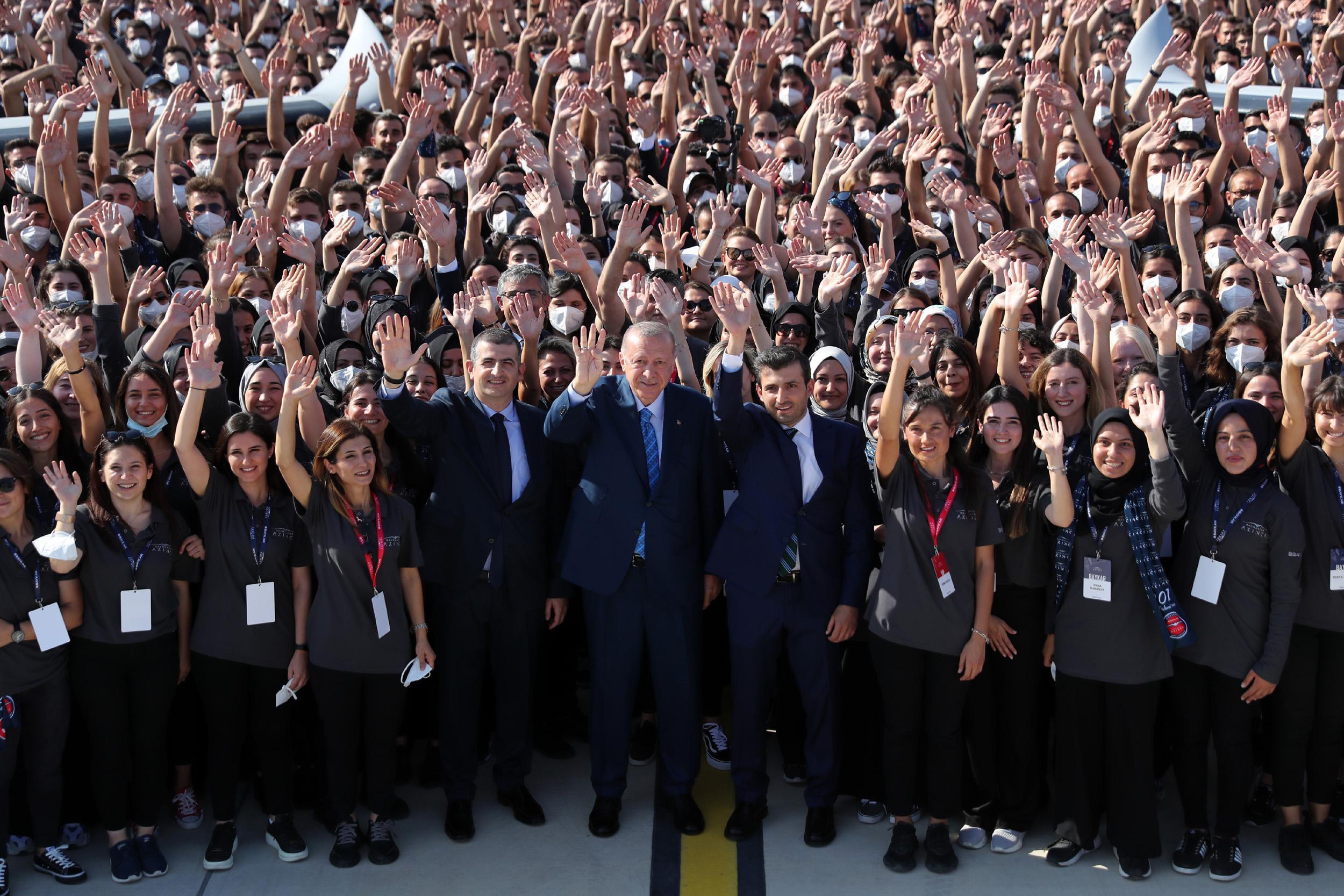Selçuk Bayraktar: Artık insansız savaş uçağımızı da yapabiliriz
