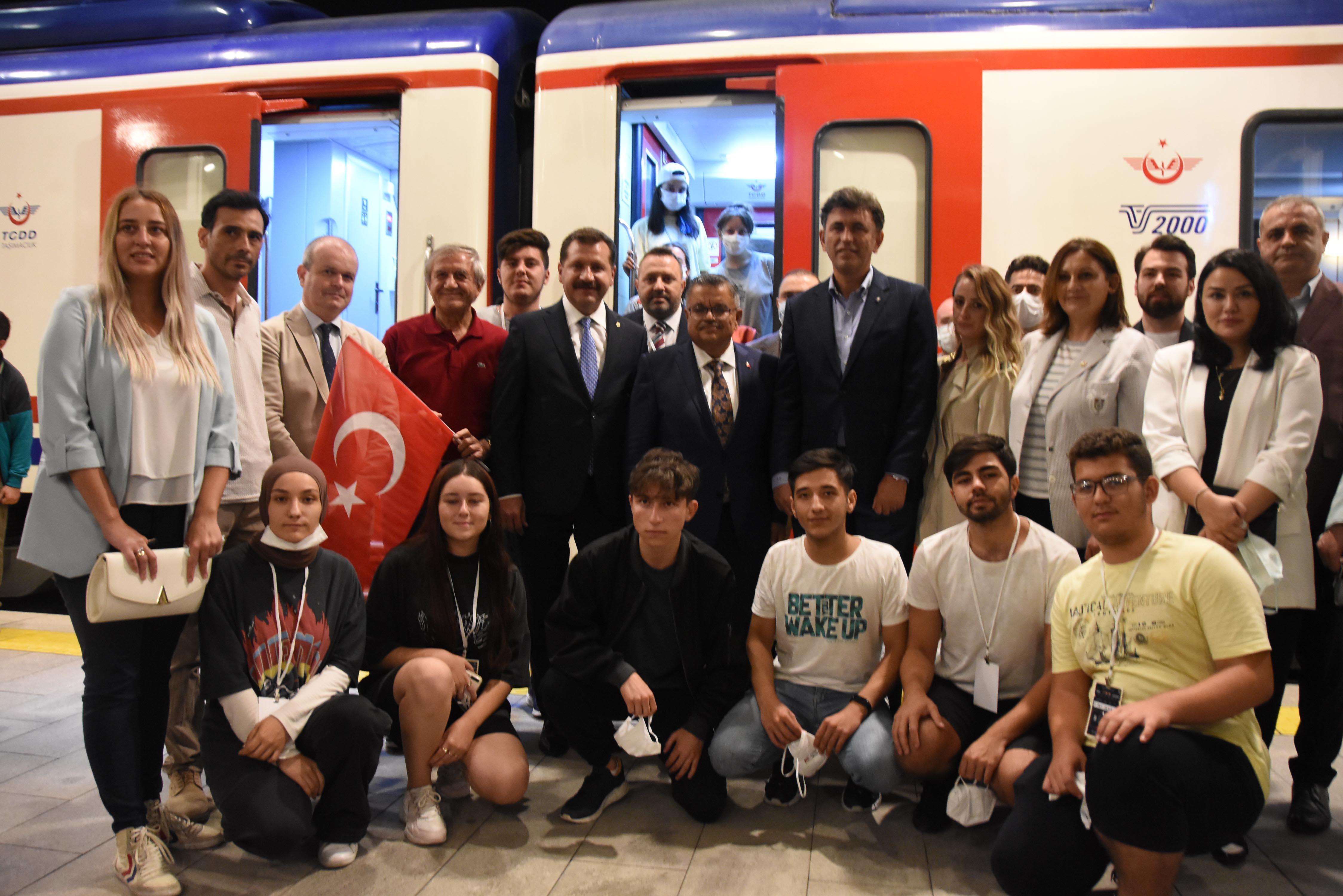 Zafer Treni Eskişehir’e ulaştı