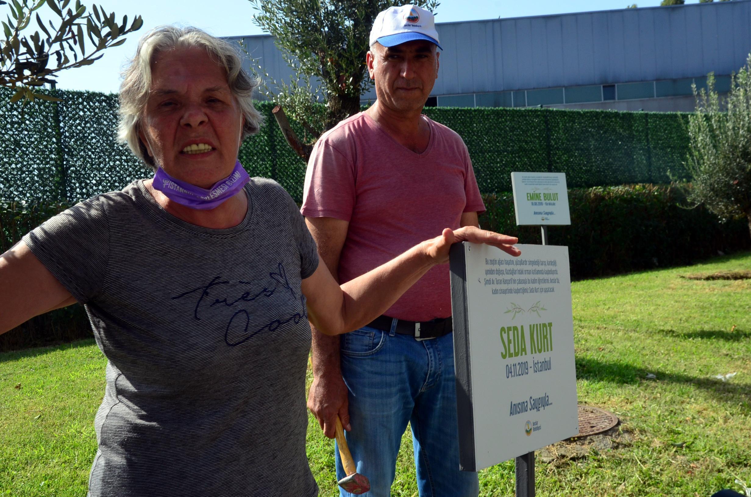 Öldürülen kızının adını taşıyan tabelayı yeniden çaktı: Canımızı aldınız anımıza dokunmayın
