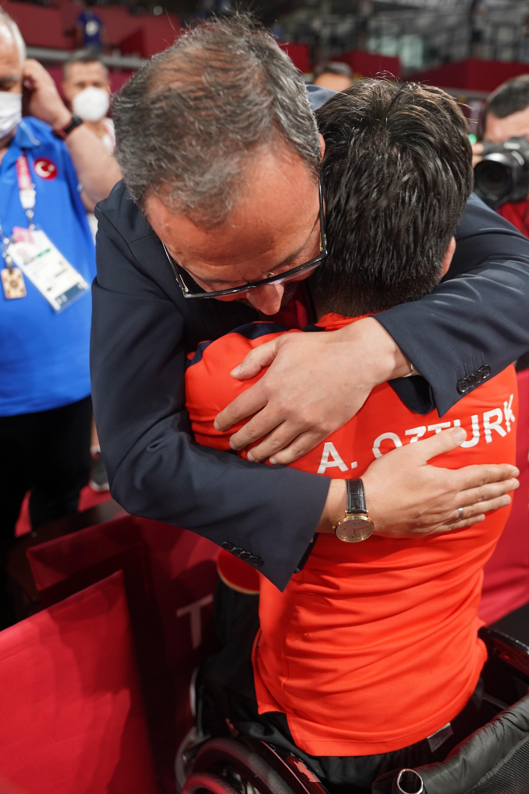 Abdullah Öztürk altın madalya kazandı