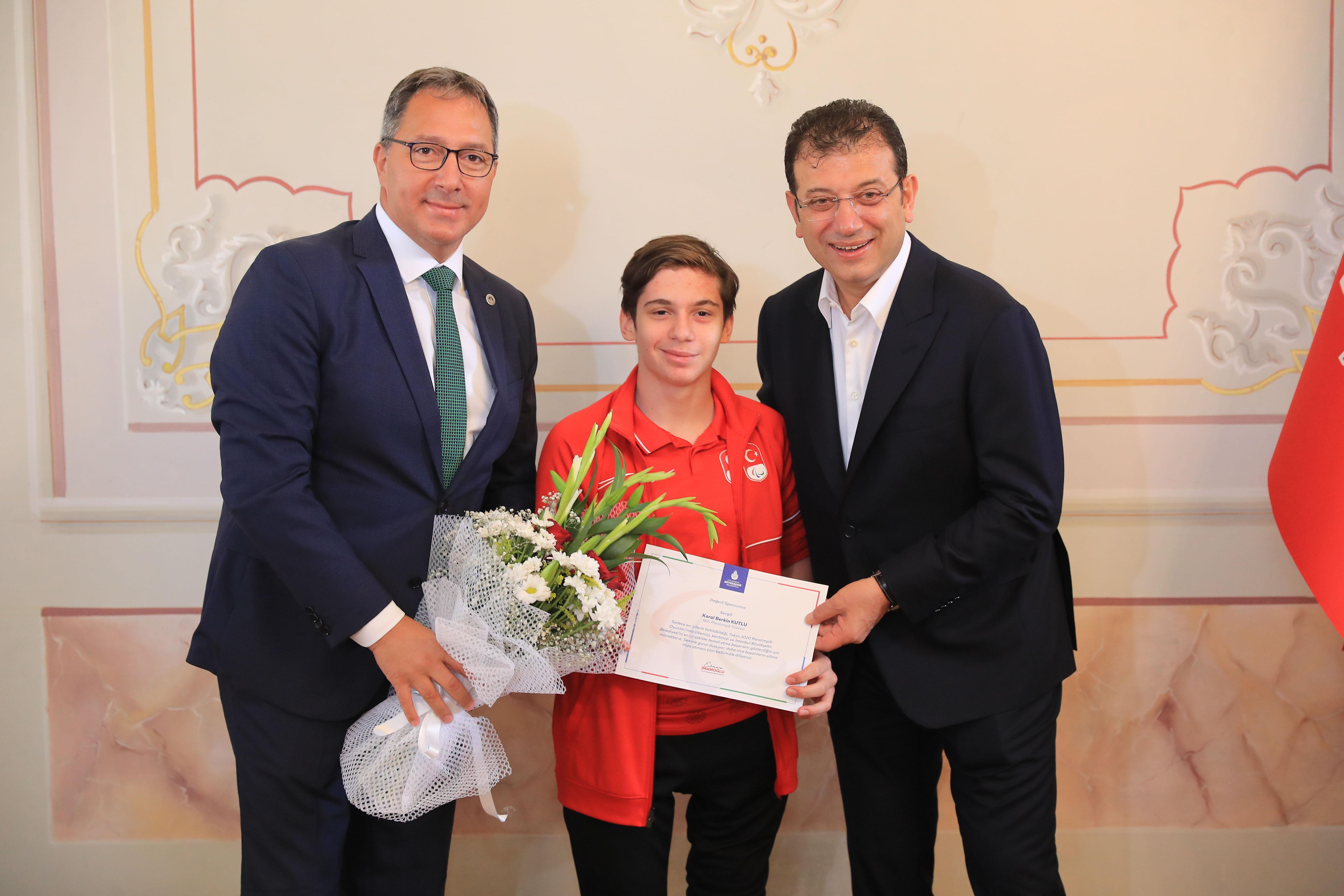 İBB Başkanı İmamoğlu, Tokyo 2020 Paralimpik Oyunlarına katılan sporcuları ağırladı