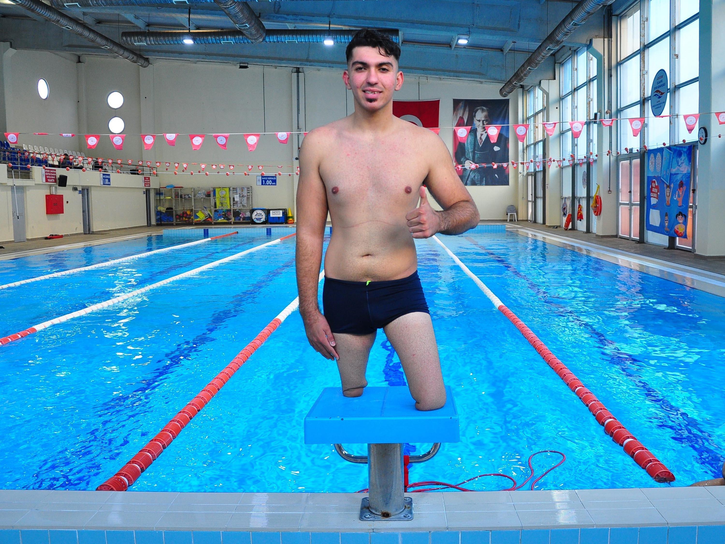 Bedensel engelli milli yüzücü Muhammet, Pariste altın madalya hedefliyor