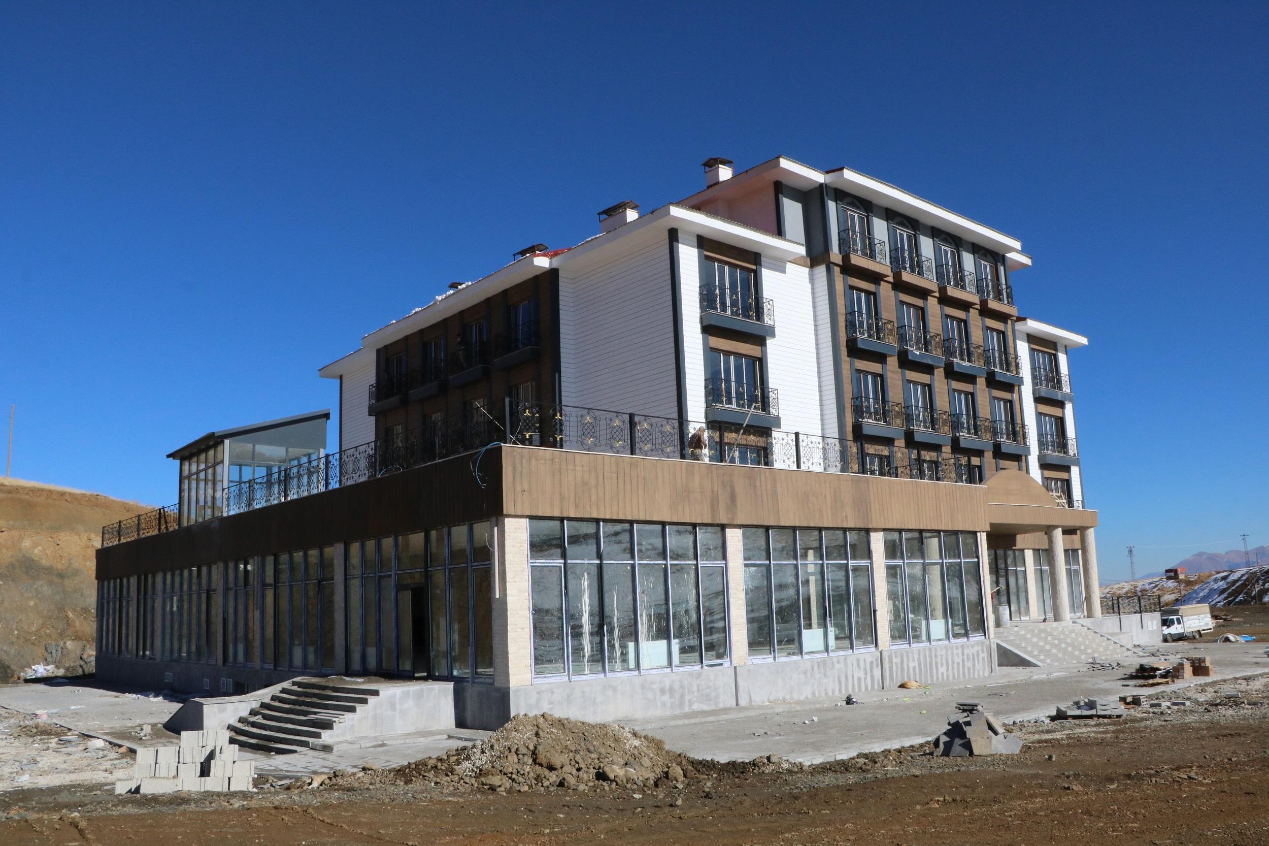 Hakkari Kayak Merkezi, 4 yıldızlı oteliyle yeni sezonda kayakçıları ağırlayacak