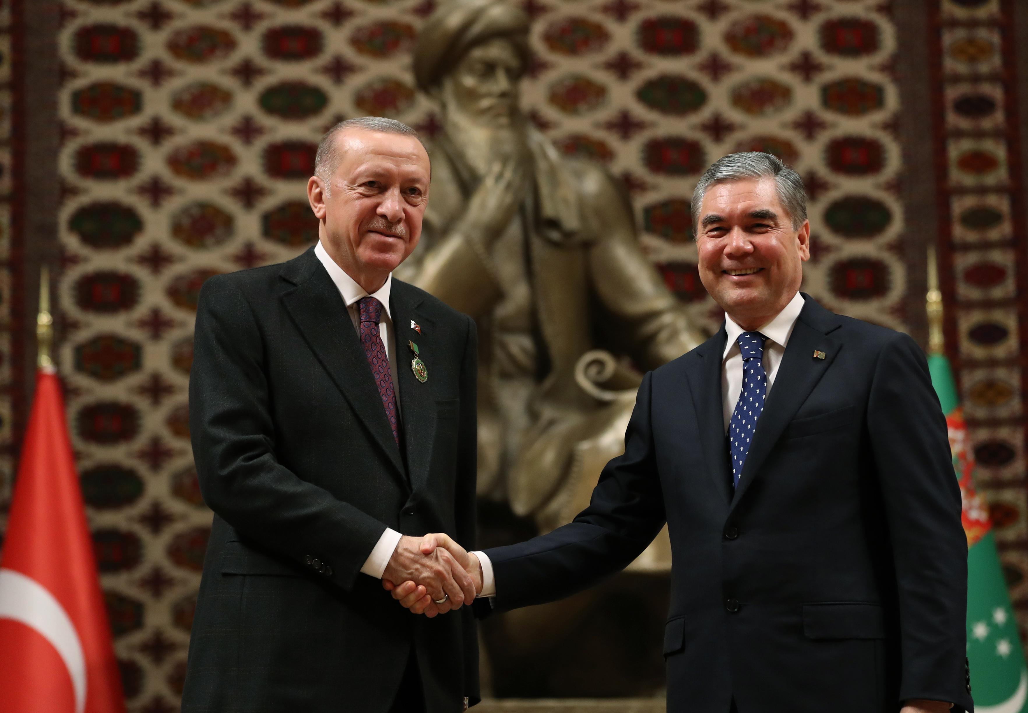 Türkmenistan’da ortak anlaşmalar imzalandı Cumhurbaşkanı Erdoğandan önemli mesajlar