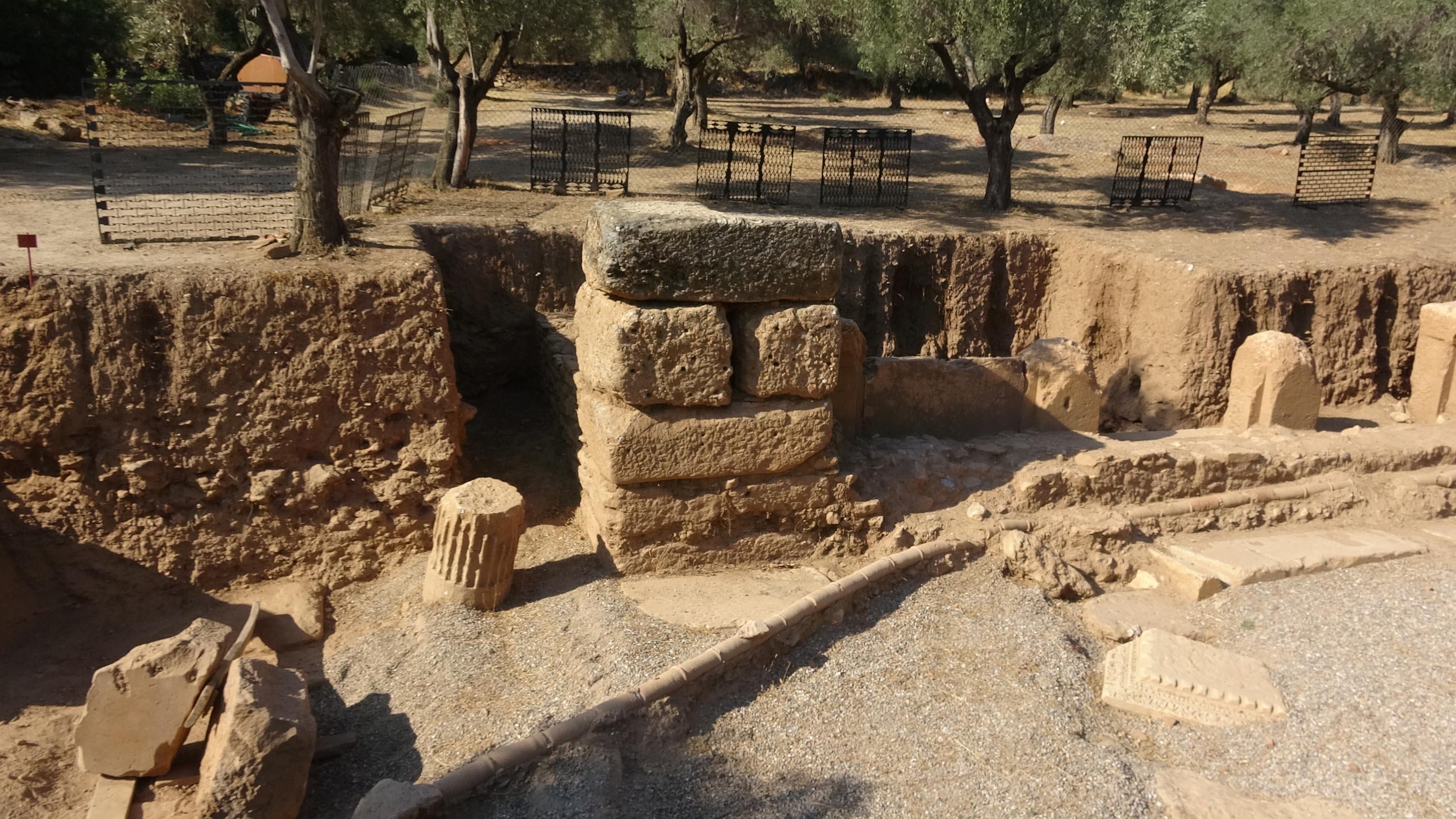 Nysa Antik Kentinde 1800 yıllık stadyum çeşmesi bulundu