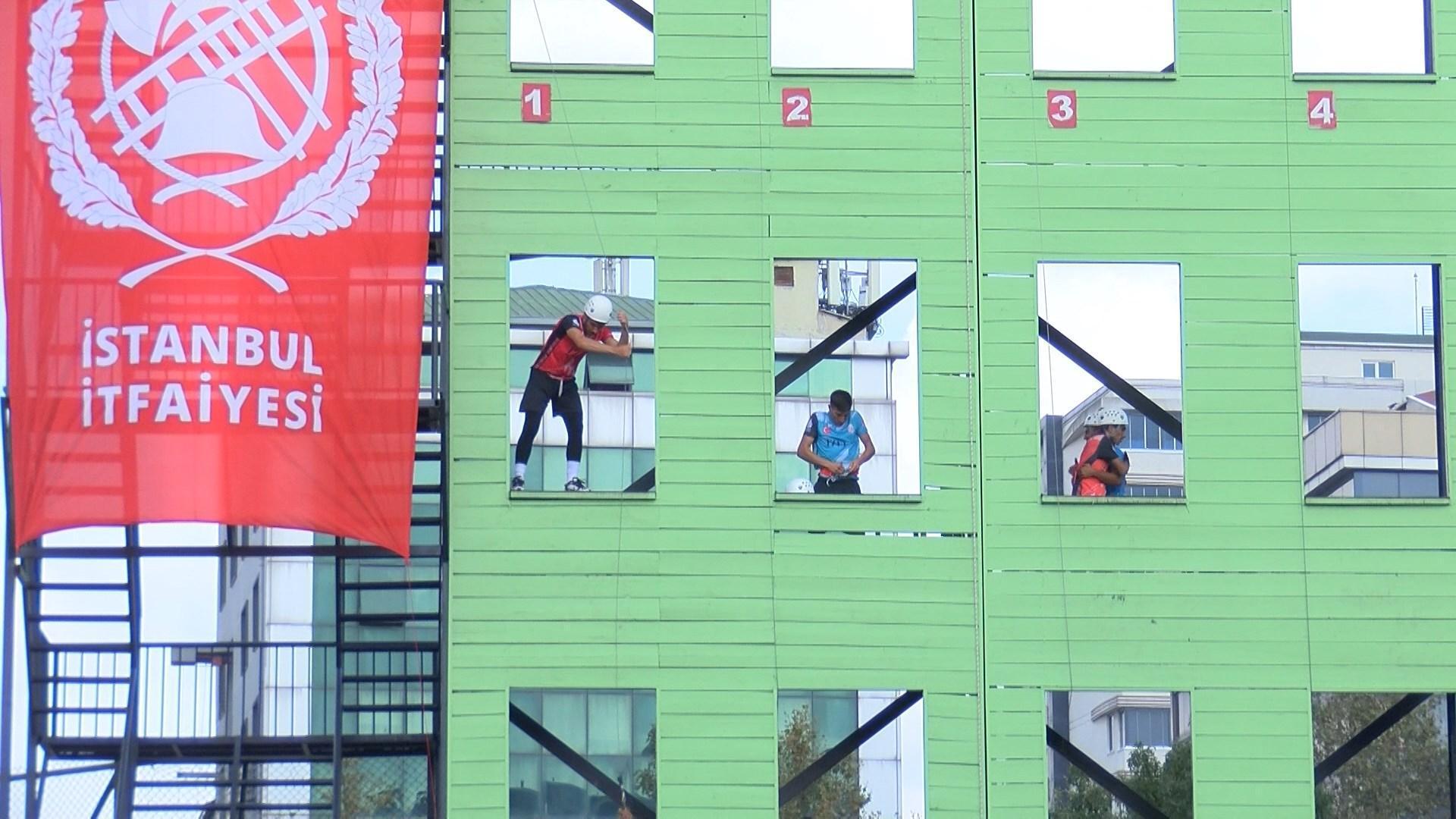 İBBde eğitimlerini tamamlayan 37 kadın itfaiye çalışanı göreve hazır