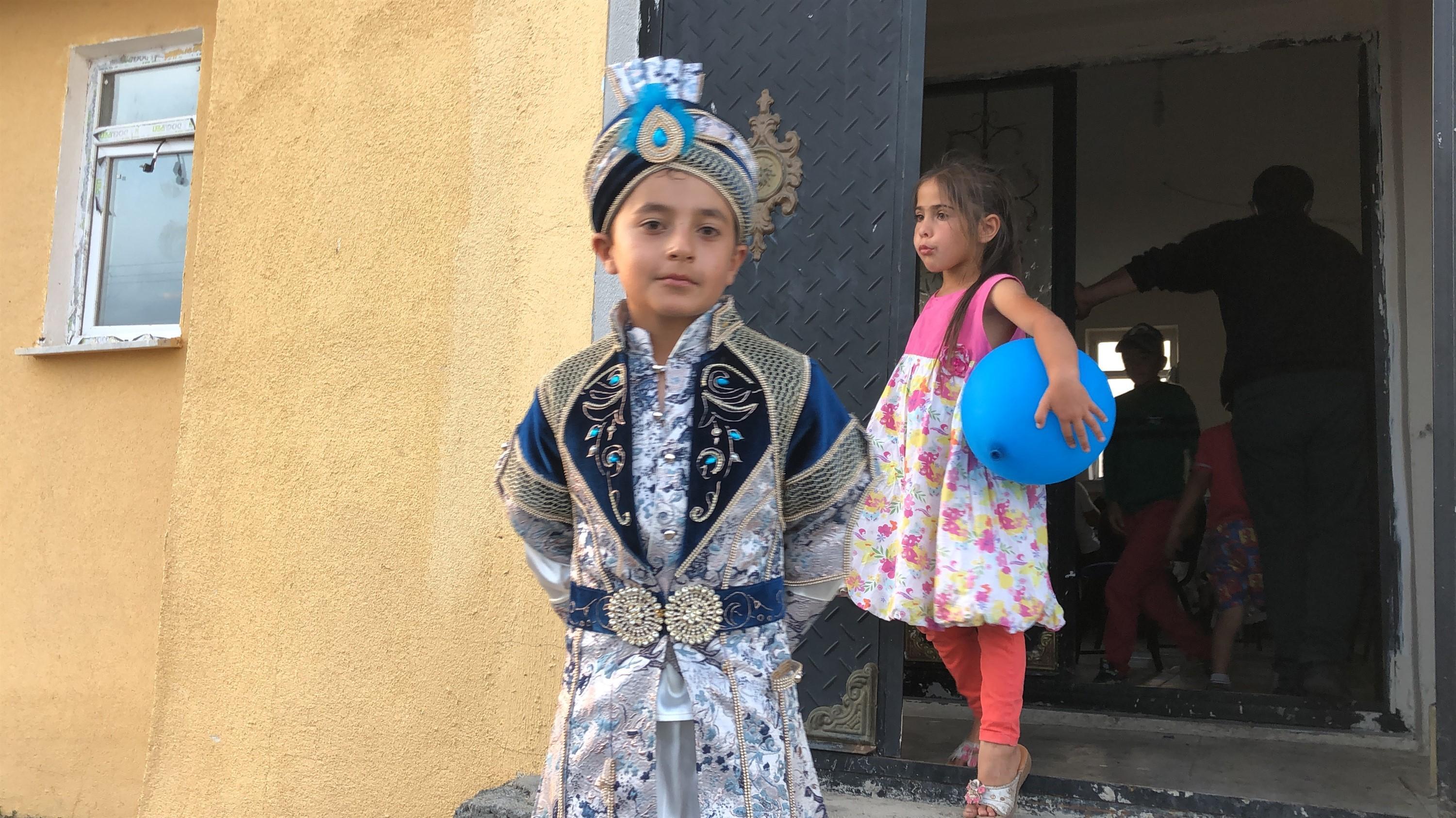 Düğünlerde aşıklık ve cirit geleneği yeniden başladı