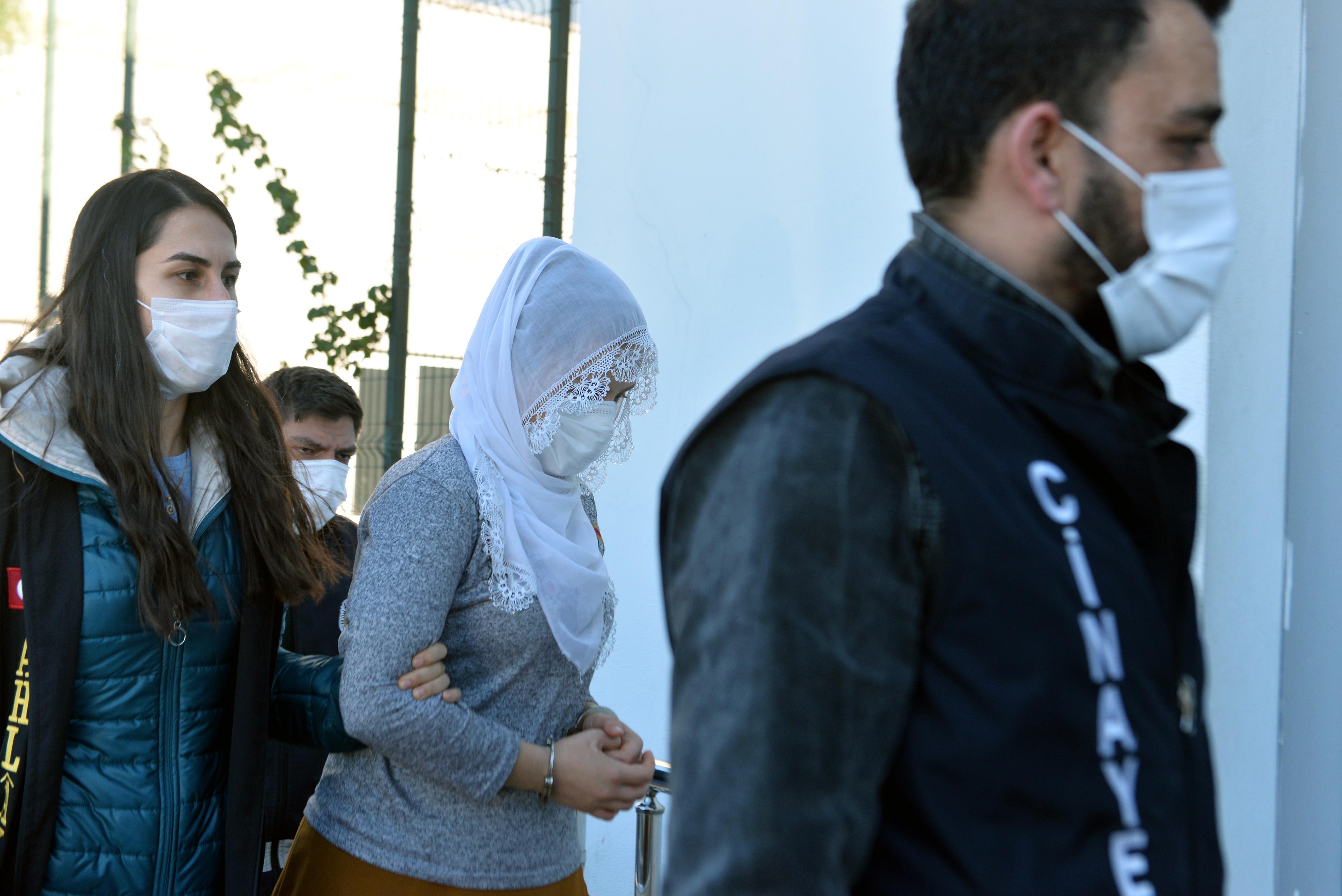 Cesedi ayaklarına taş bağlanıp kanala atılan genci, babası öldürmüş