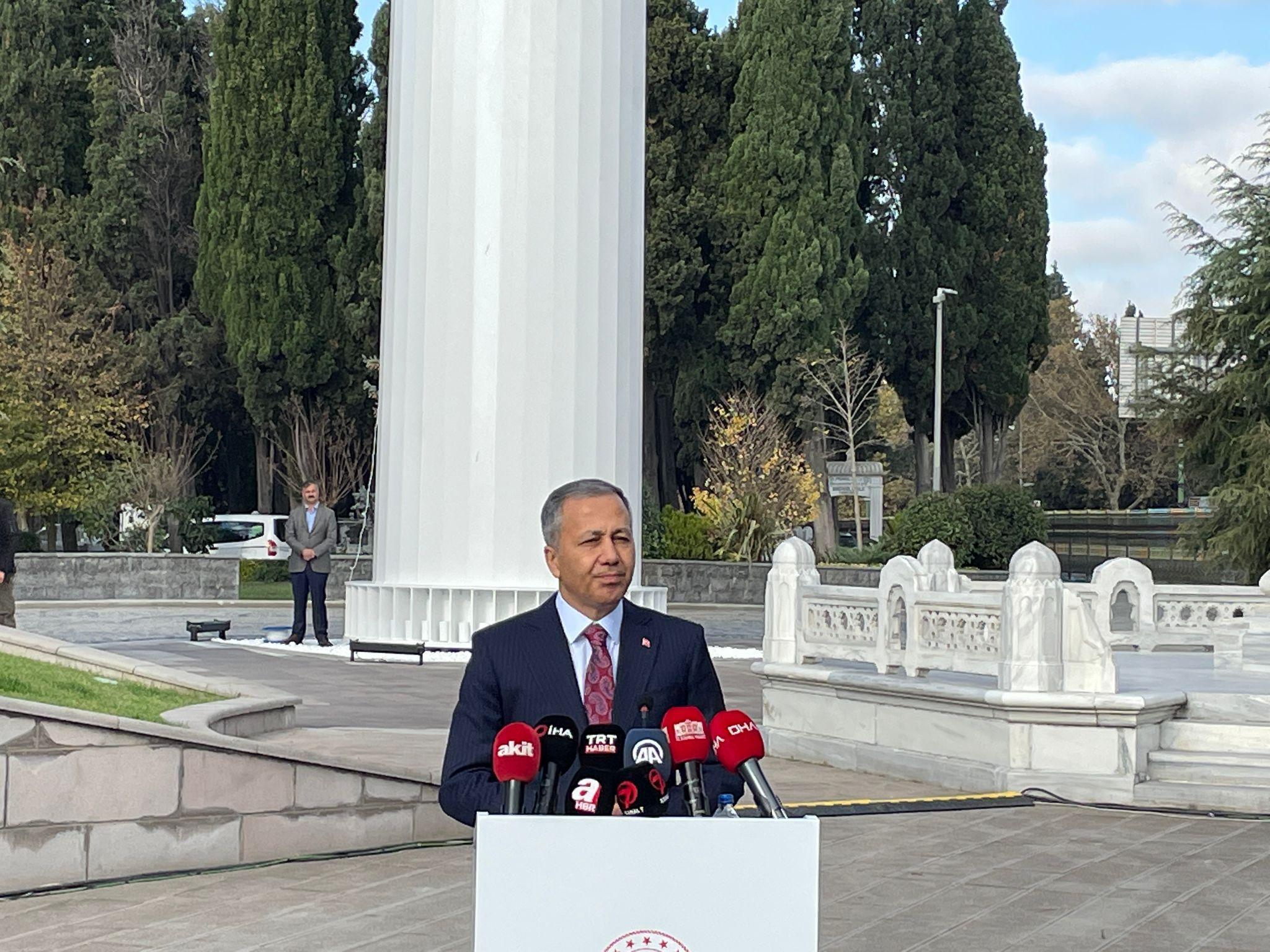 Edirnekapı Şehitliği ve Ulusta Türkiyenin en yüksek direklerine Türk Bayrağı çekildi