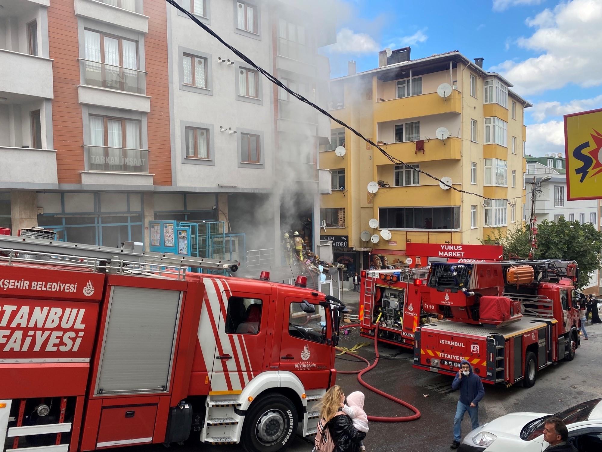 Maltepede markette yangın paniği