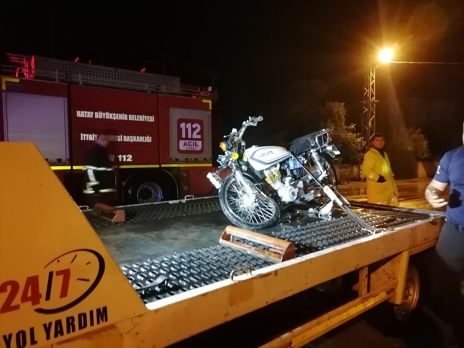 Motosiklet direğe çarptı: 17 yaşındaki Cihan öldü, arkadaşı yaralı