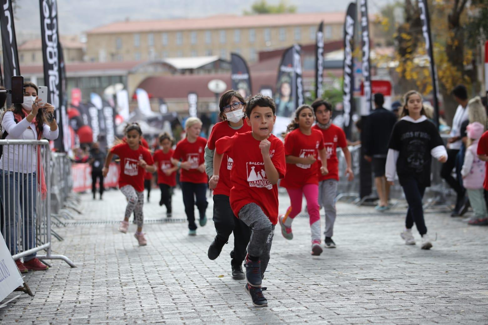 Salomon Cappadocia Ultra-Trail sona erdi