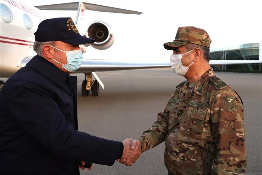 Milli Savunma Bakanı Akar, Azerbaycan’da Zafer Günü törenine katıldı