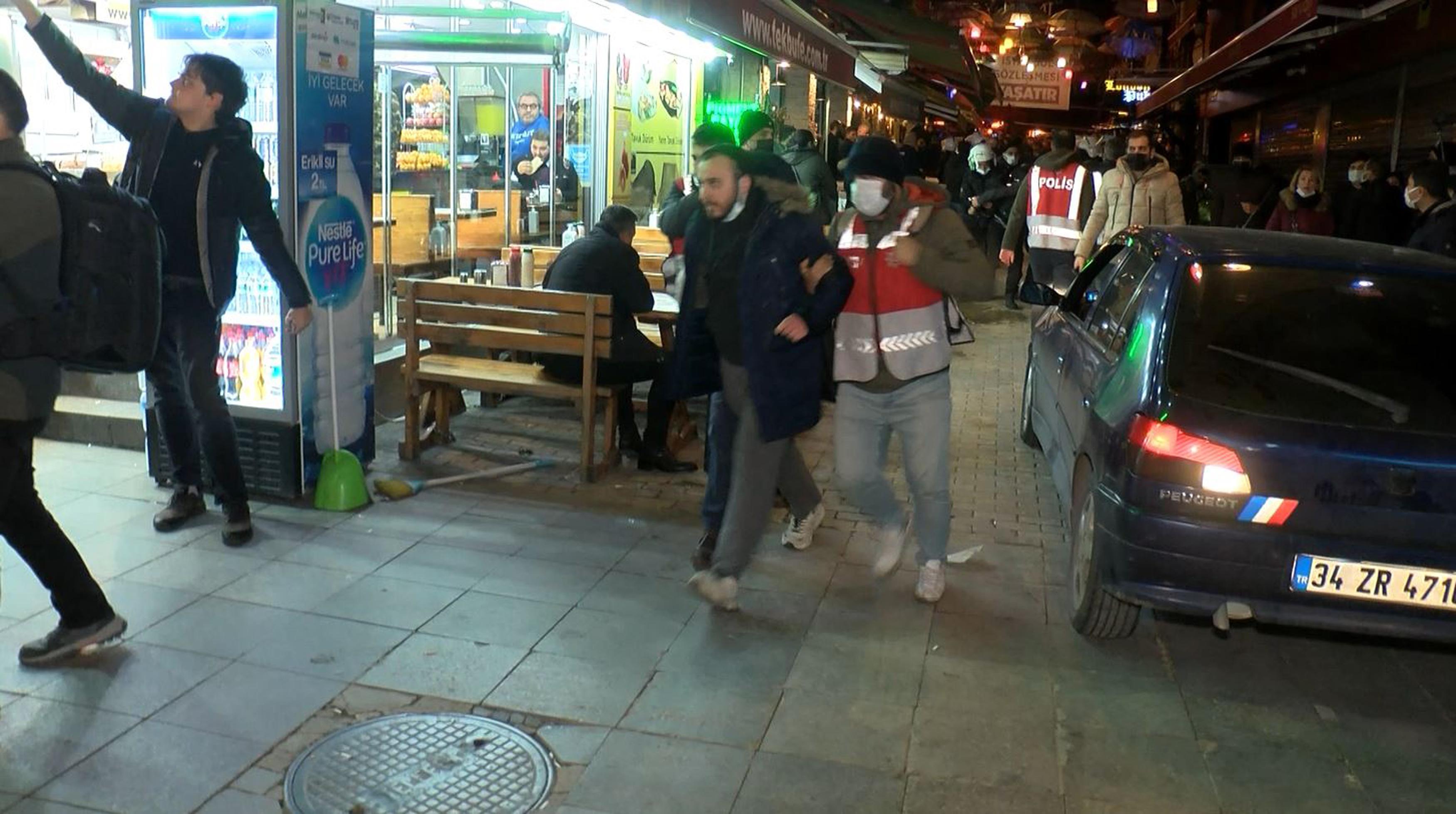 İstanbulda gösterilerde 70 gözaltı