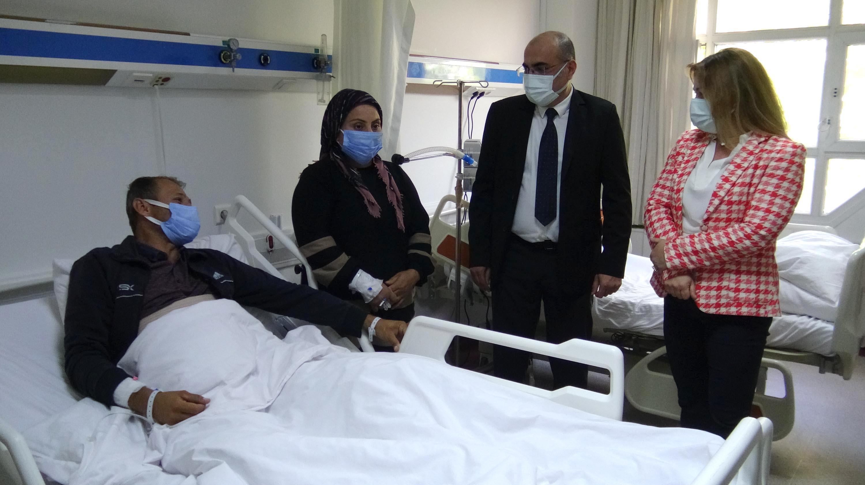 17 yıllık kocasını böbreğiyle hayata bağladı