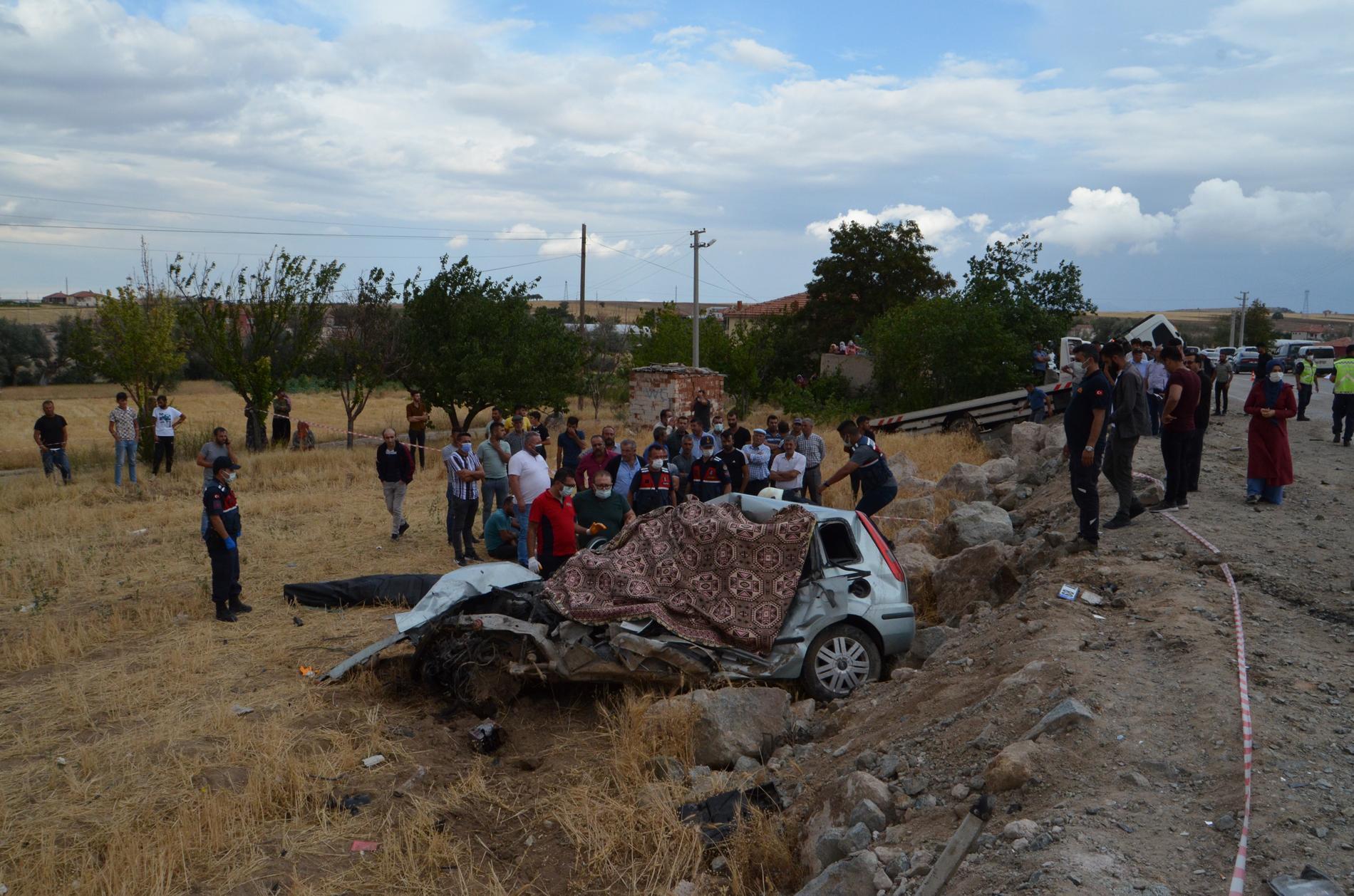 Fransadan kardeşinin düğünü için geldi, ağabeyi ile kazada öldü