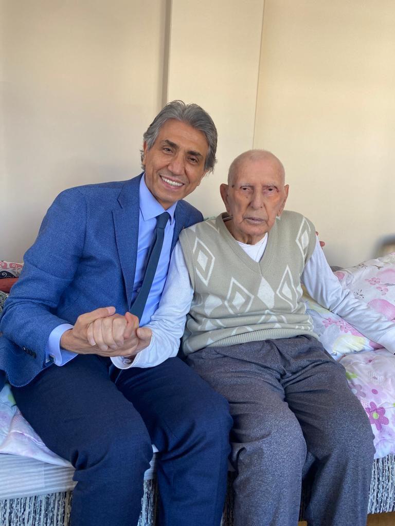 AK Parti milletvekili Mustafa Demirin vefat eden babası için Fatih Camiinde tören