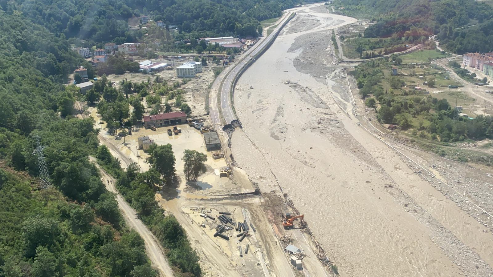 Sinop’ta selin izleri siliniyor