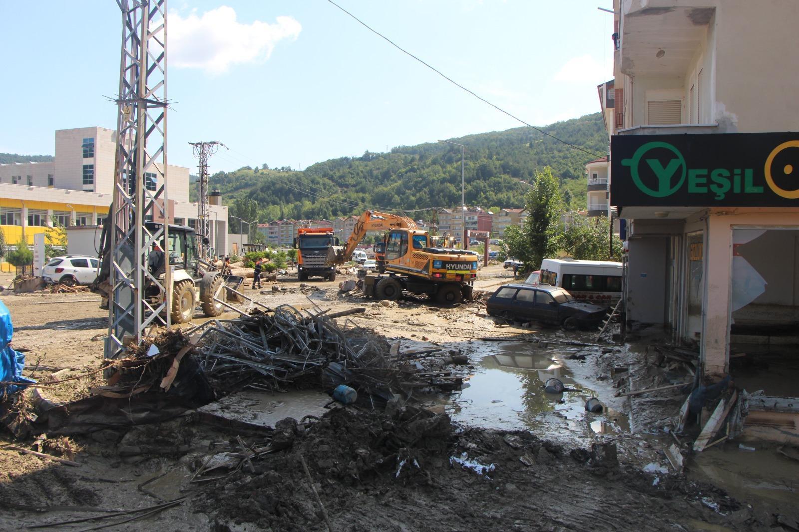 Sinop’ta selin izleri siliniyor