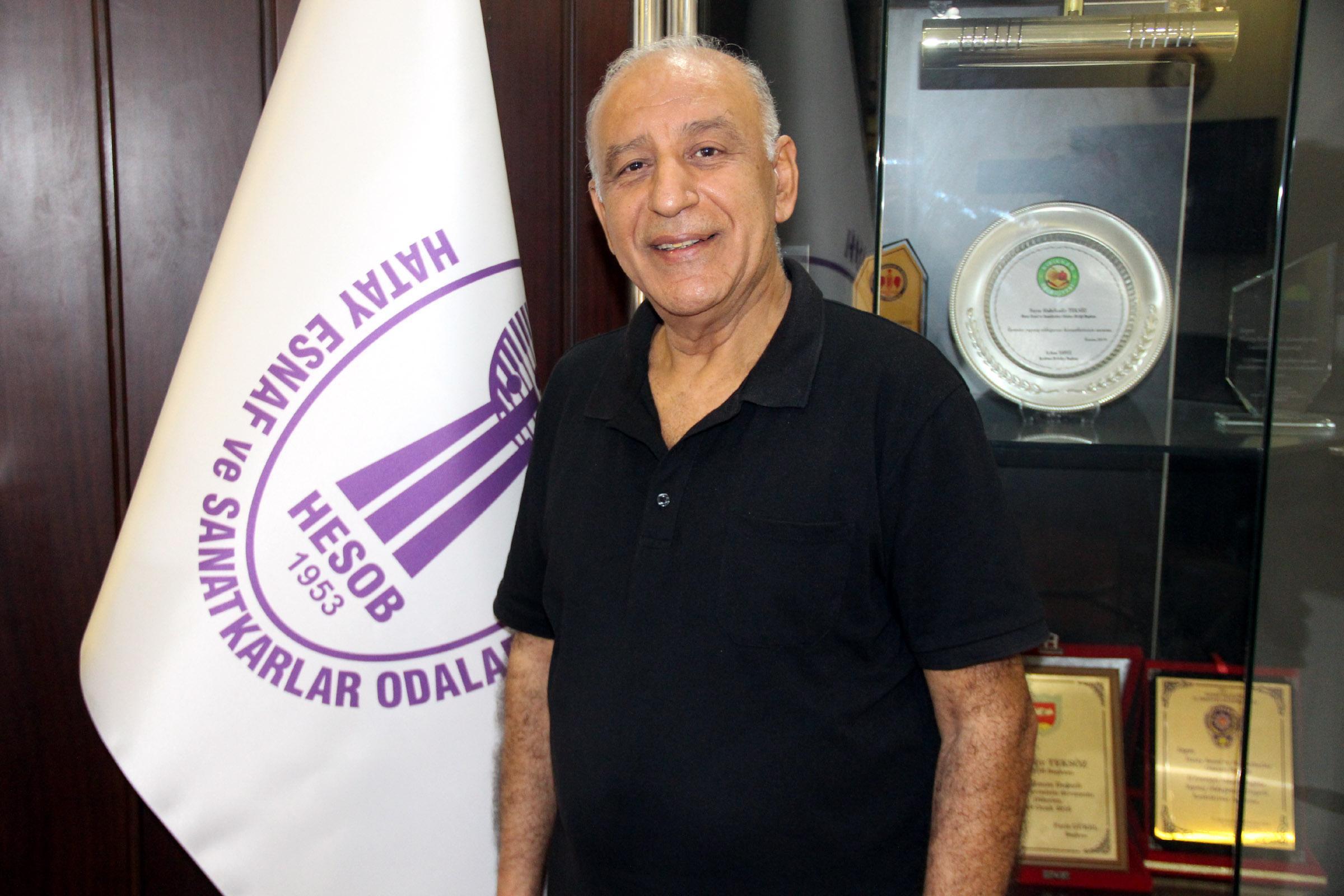 Hataylı ahşap oyma ustası Behzat Böke, Yılın Ahisi seçildi