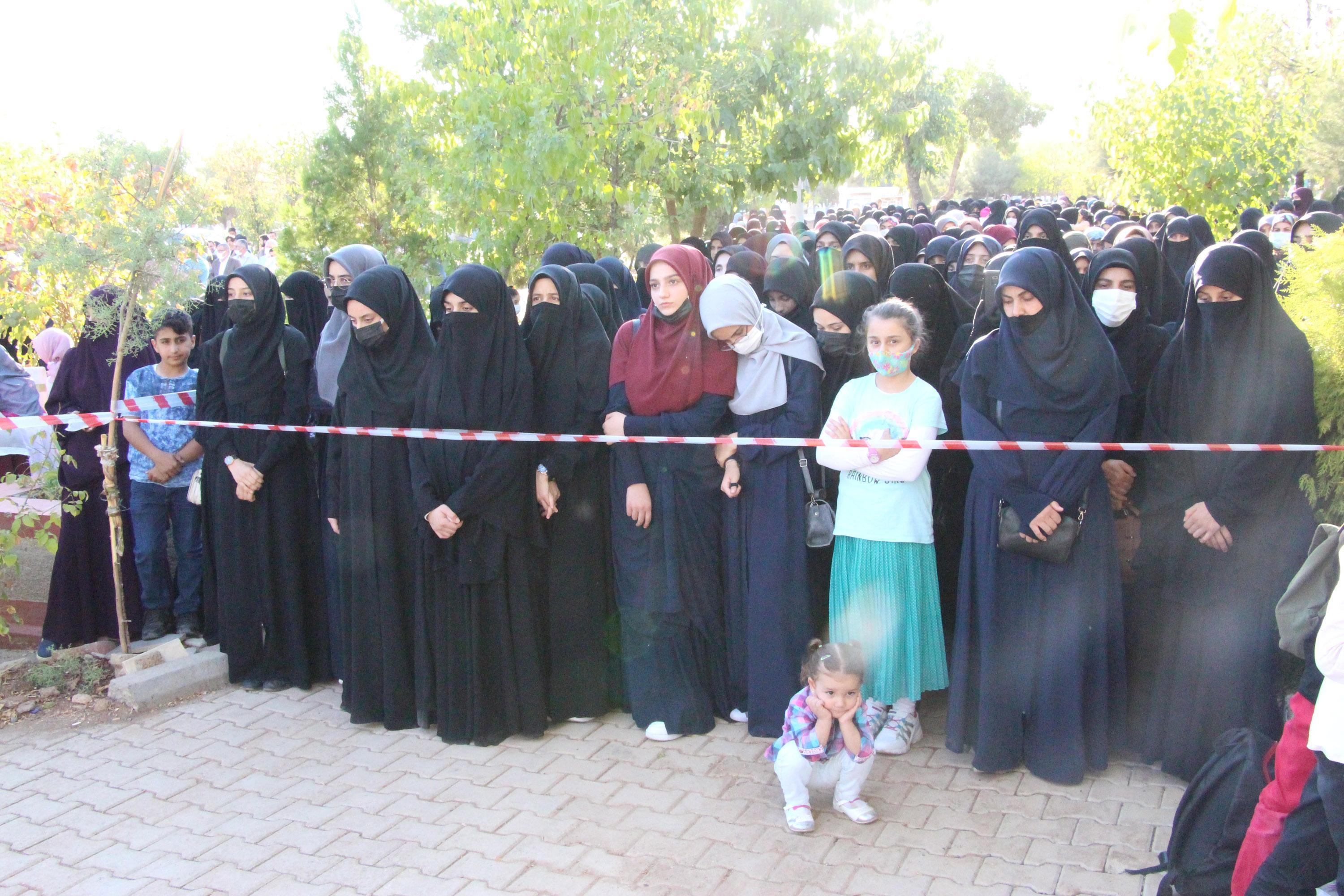 Yasin Börü ve arkadaşları mezarları başında anıldı