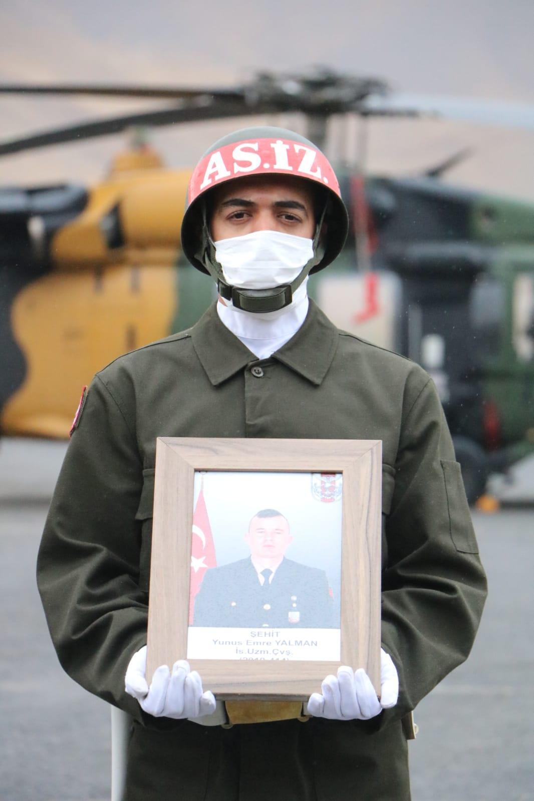 Şehit uzman çavuş için Hakkaride uğurlama töreni