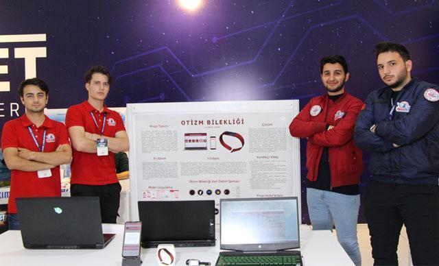 Türk mühendislerden ‘otizm bilekliği’: Konum ve nabız bildiriyor