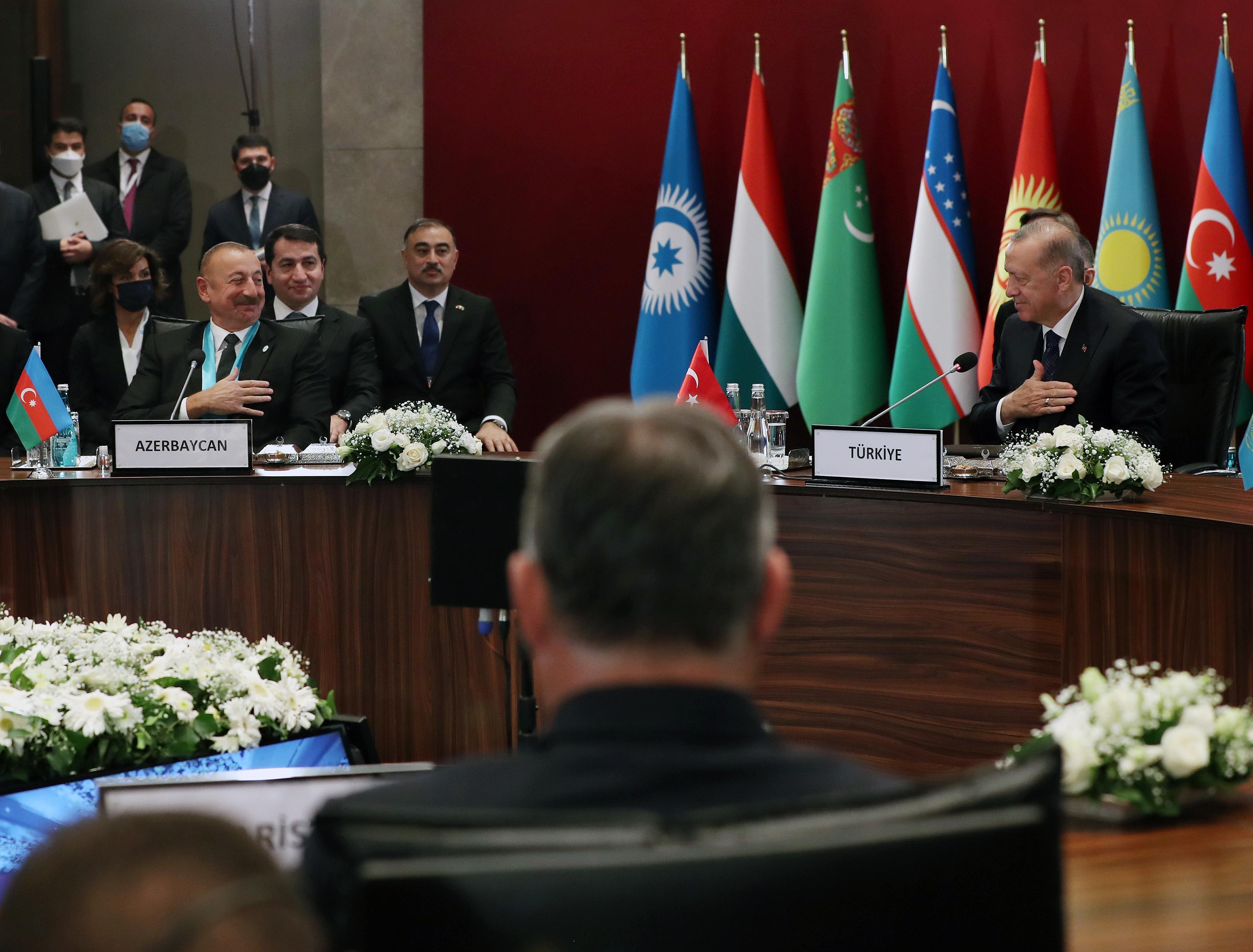 Cumhurbaşkanı Erdoğan: Çağımızın vebası olan yıkıcı akımlarla mücadelede birlikte hareket etmeliyiz