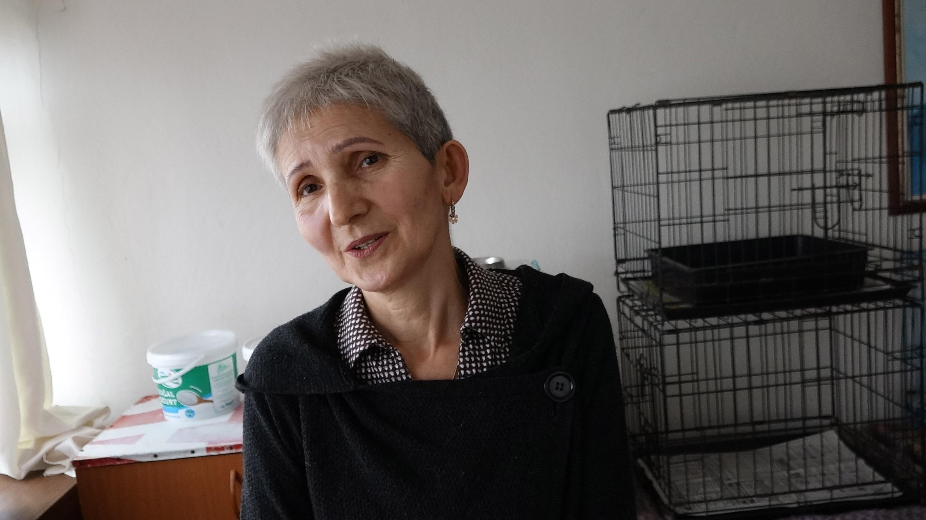 Eşine kızıp kediyi duvara fırlatan kocaya 1500 TL ceza