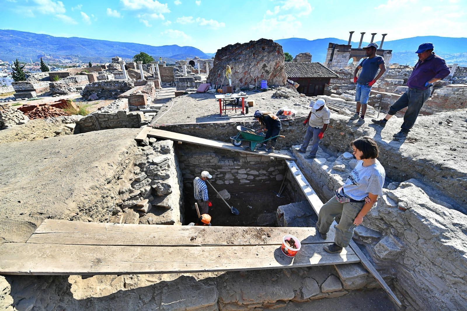 İzmirde arkeolojik kazı alanına DNA laboratuvarı kuruldu