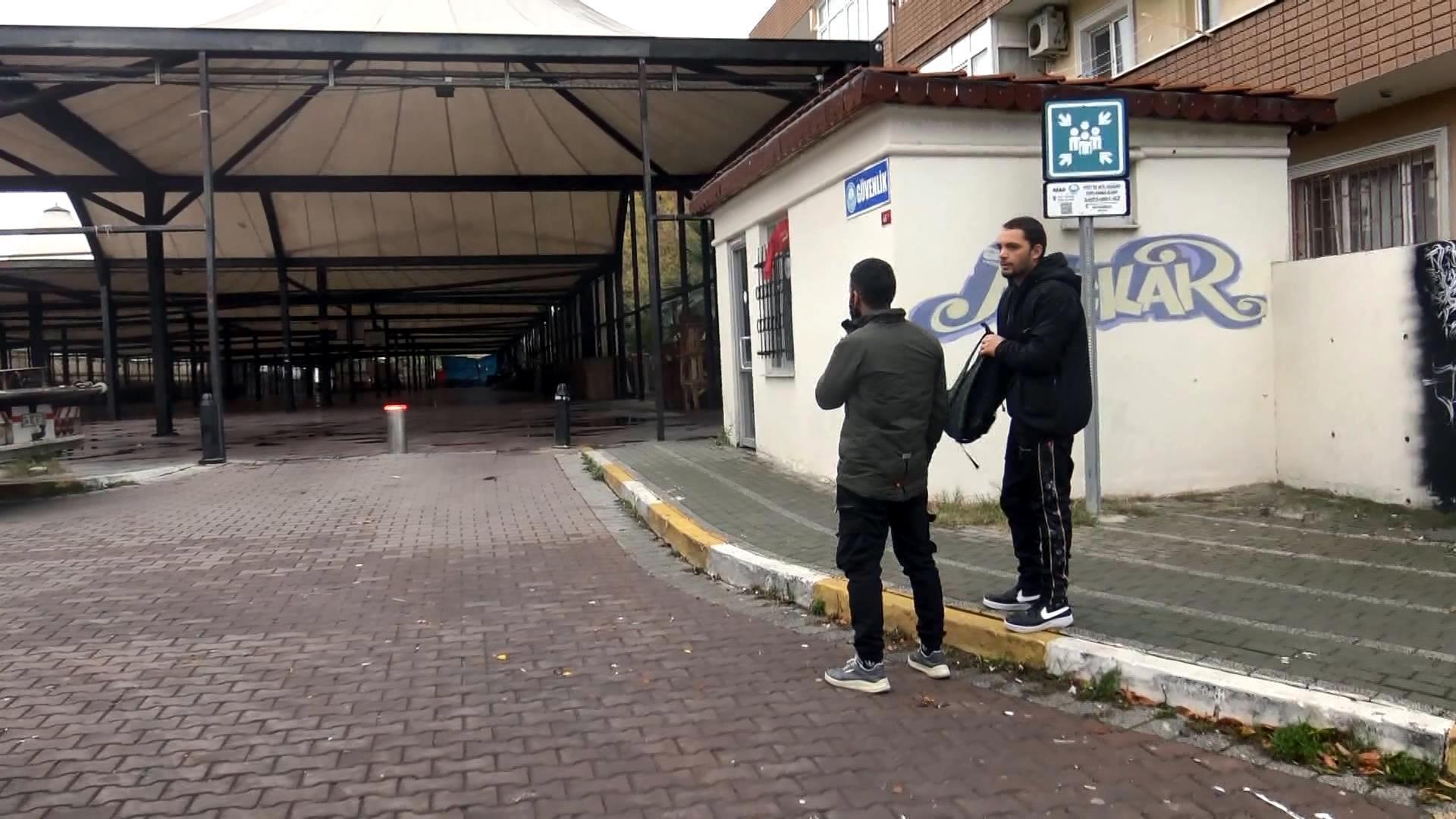 Avcılarda antika, bit pazarı kapatıldı; mahalleli ve müşteriler ikiye bölündü