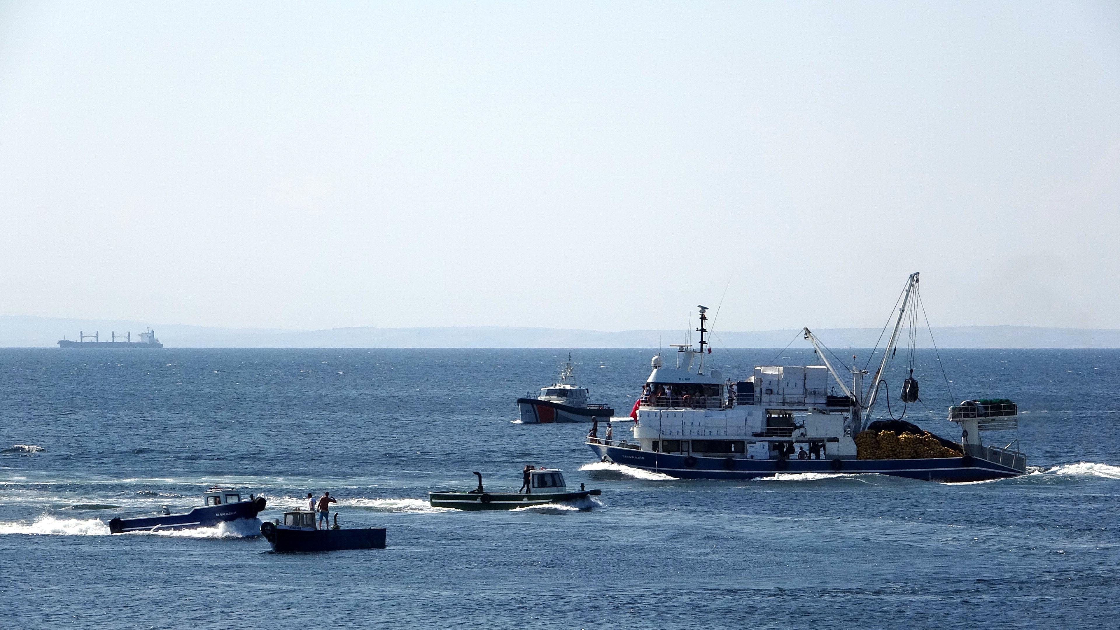 Çanakkale’de balıkçılar Vira bismillah diyerek denize açıldı