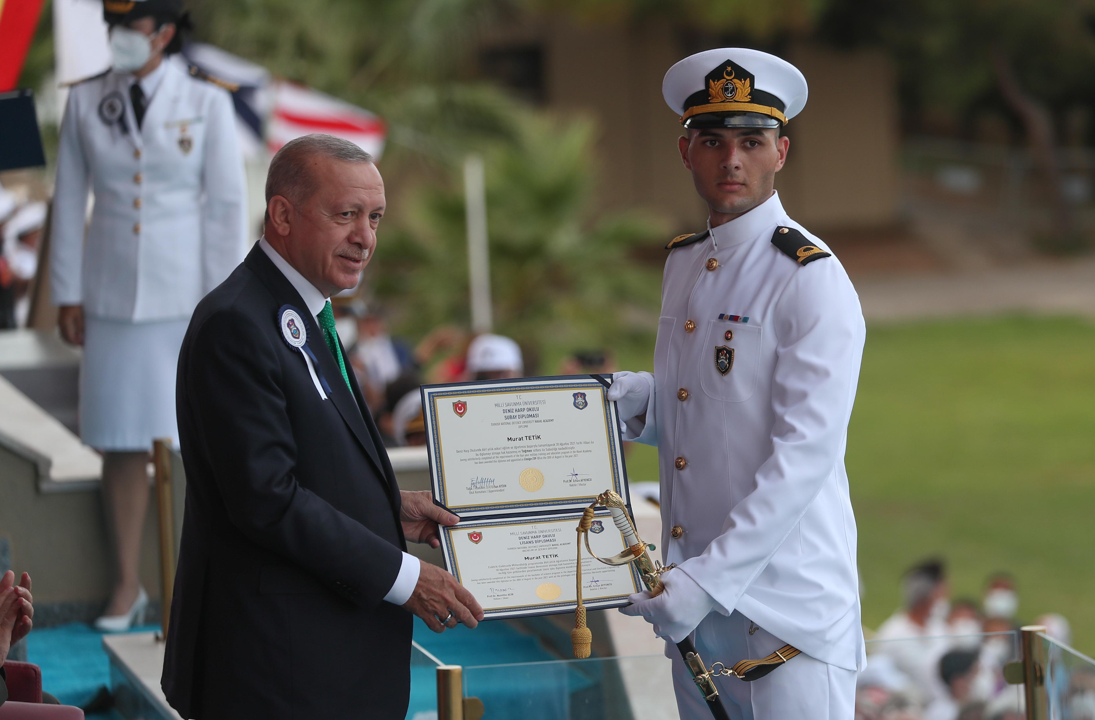 Cumhurbaşkanı Erdoğan MSÜ Deniz ve Hava Harp Okulu diploma törenine katıldı