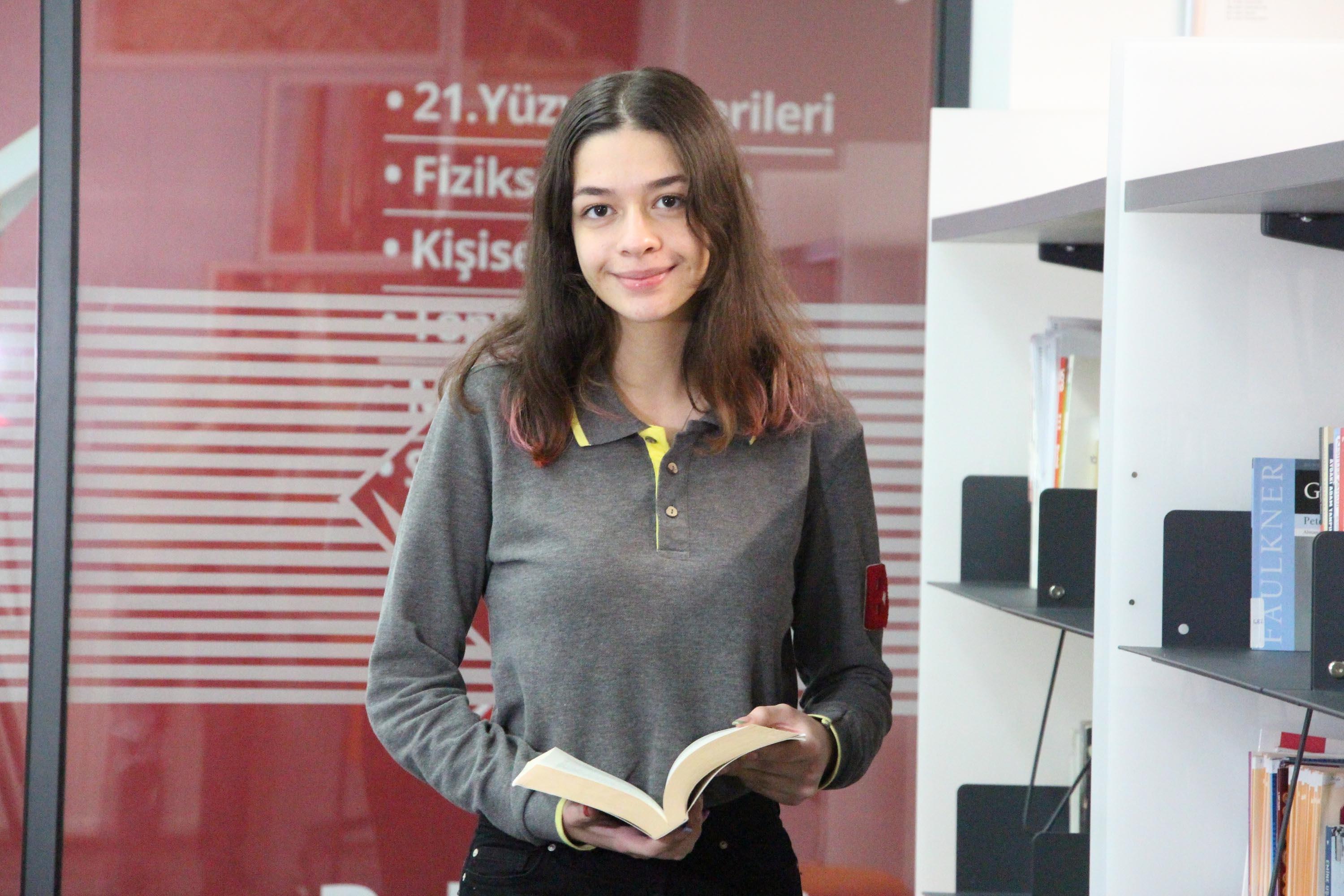 Karen, dünyada En Parlak 100 öğrenci arasına girdi