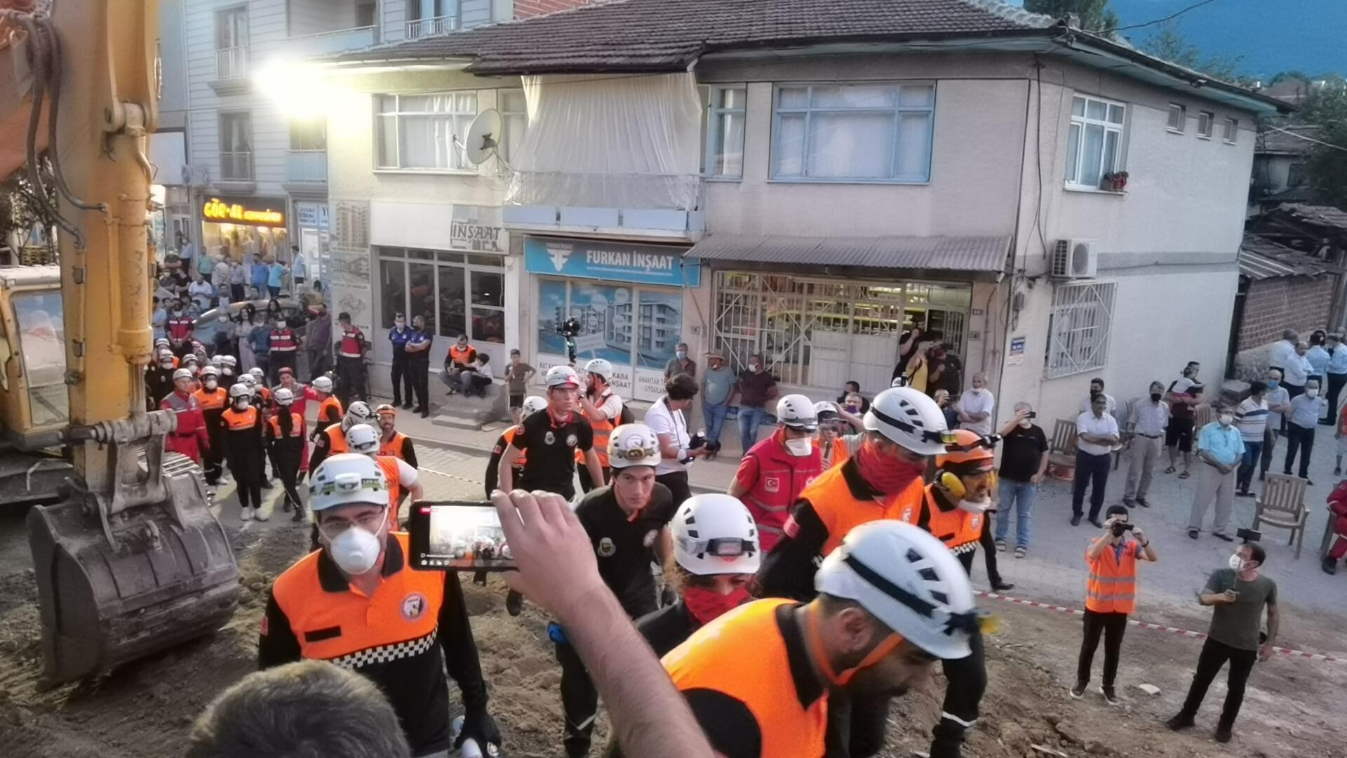 Bursada gerçeğini aratmayan deprem tatbikatı
