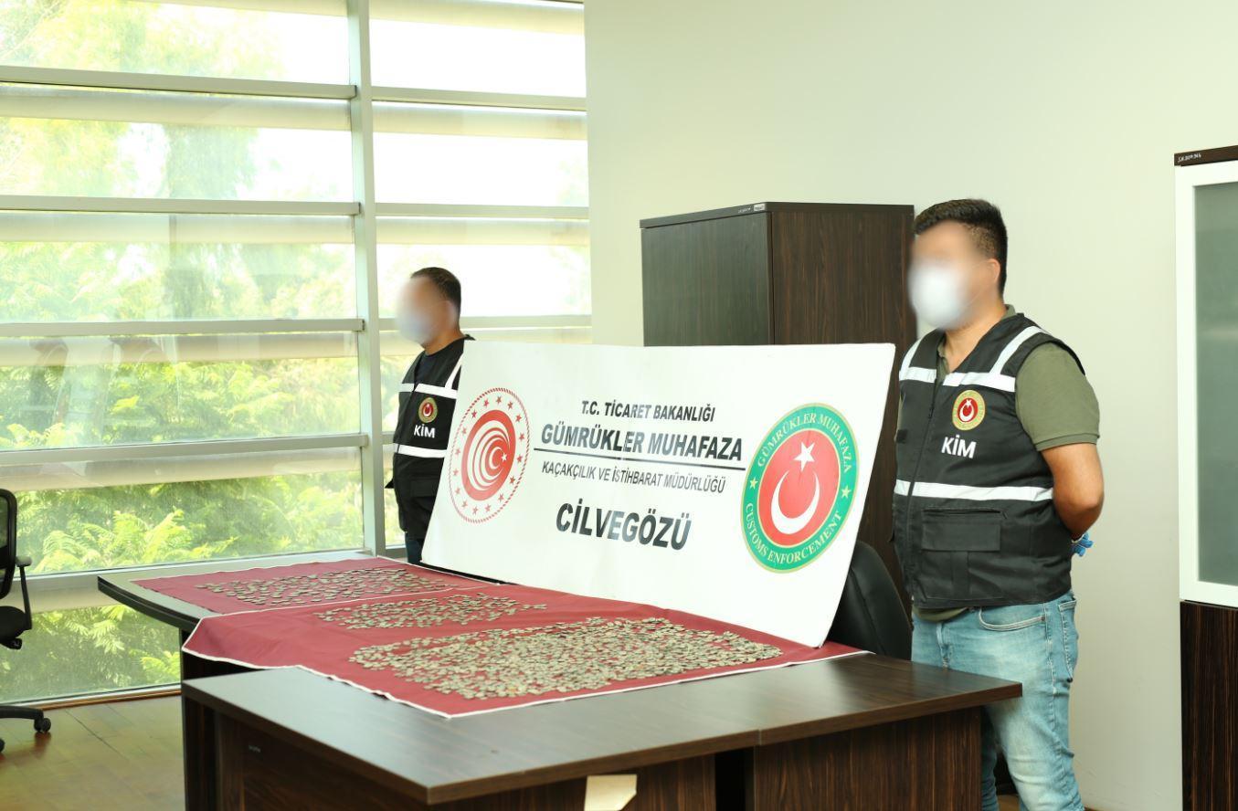 Cilvegözü Gümrük Kapısında, TIRda 2 bin 533 sikke ele geçirildi