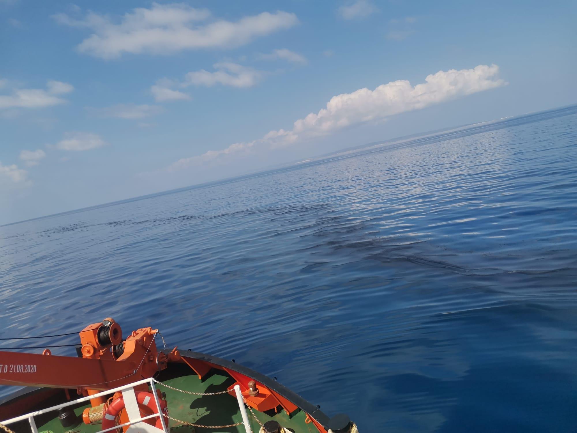 Bakan Karaismailoğlu: Petrol sızıntısına karşı Akdenizi bariyerle kapattık