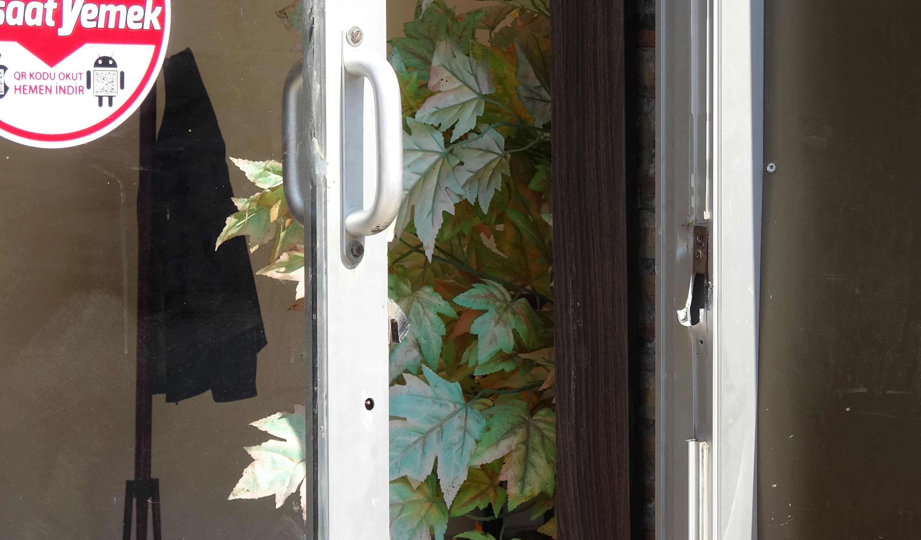 4 restorana giren hırsızlık şüphelisi, bulduğunu alıp götürdü