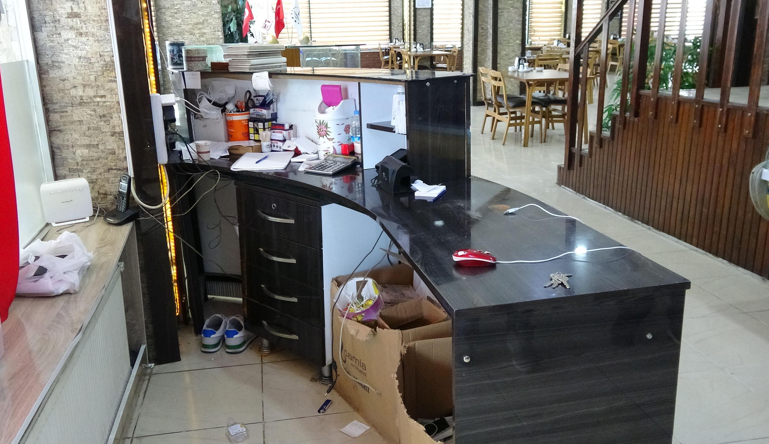 4 restorana giren hırsızlık şüphelisi, bulduğunu alıp götürdü