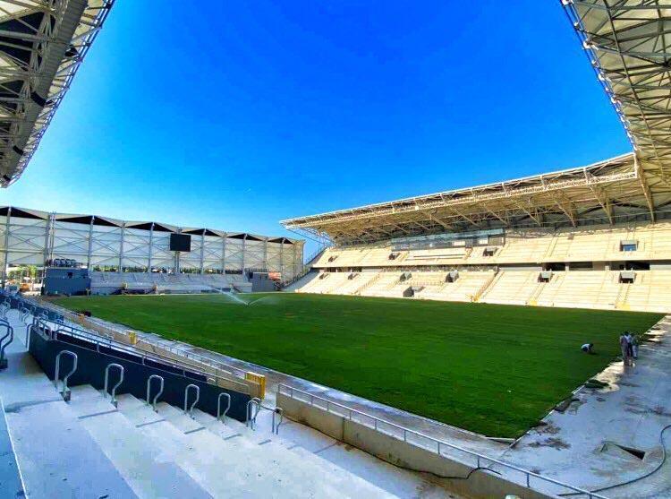 Alsancak Stadında çimler tamam