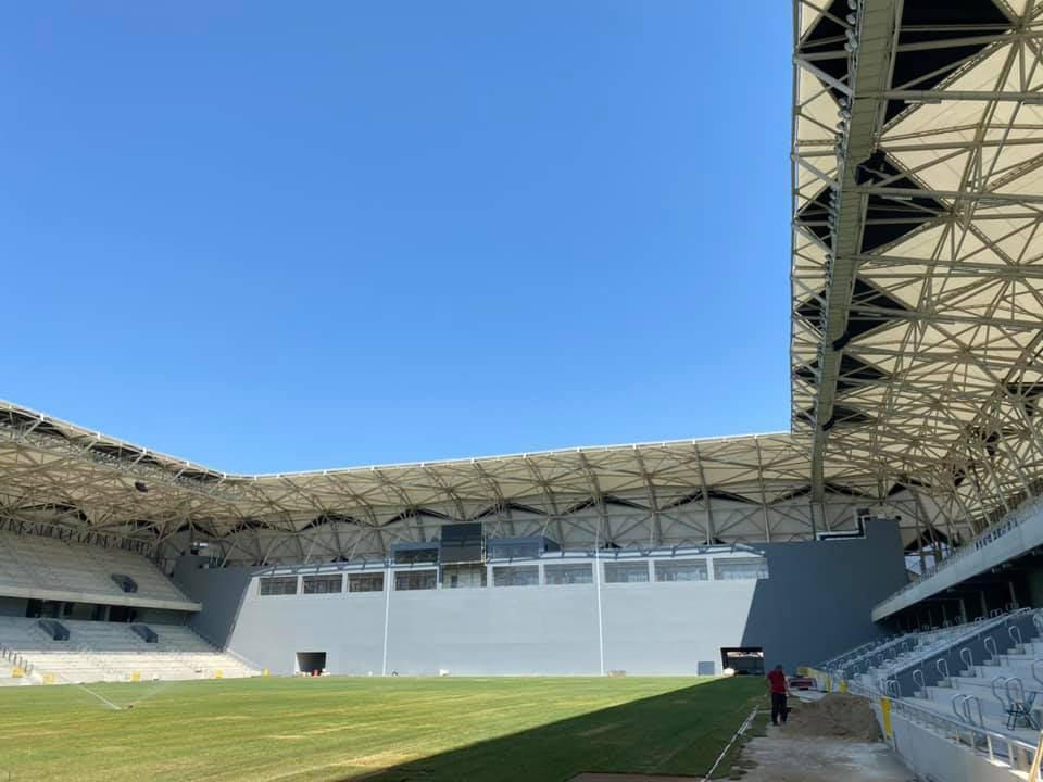 Alsancak Stadında çimler tamam