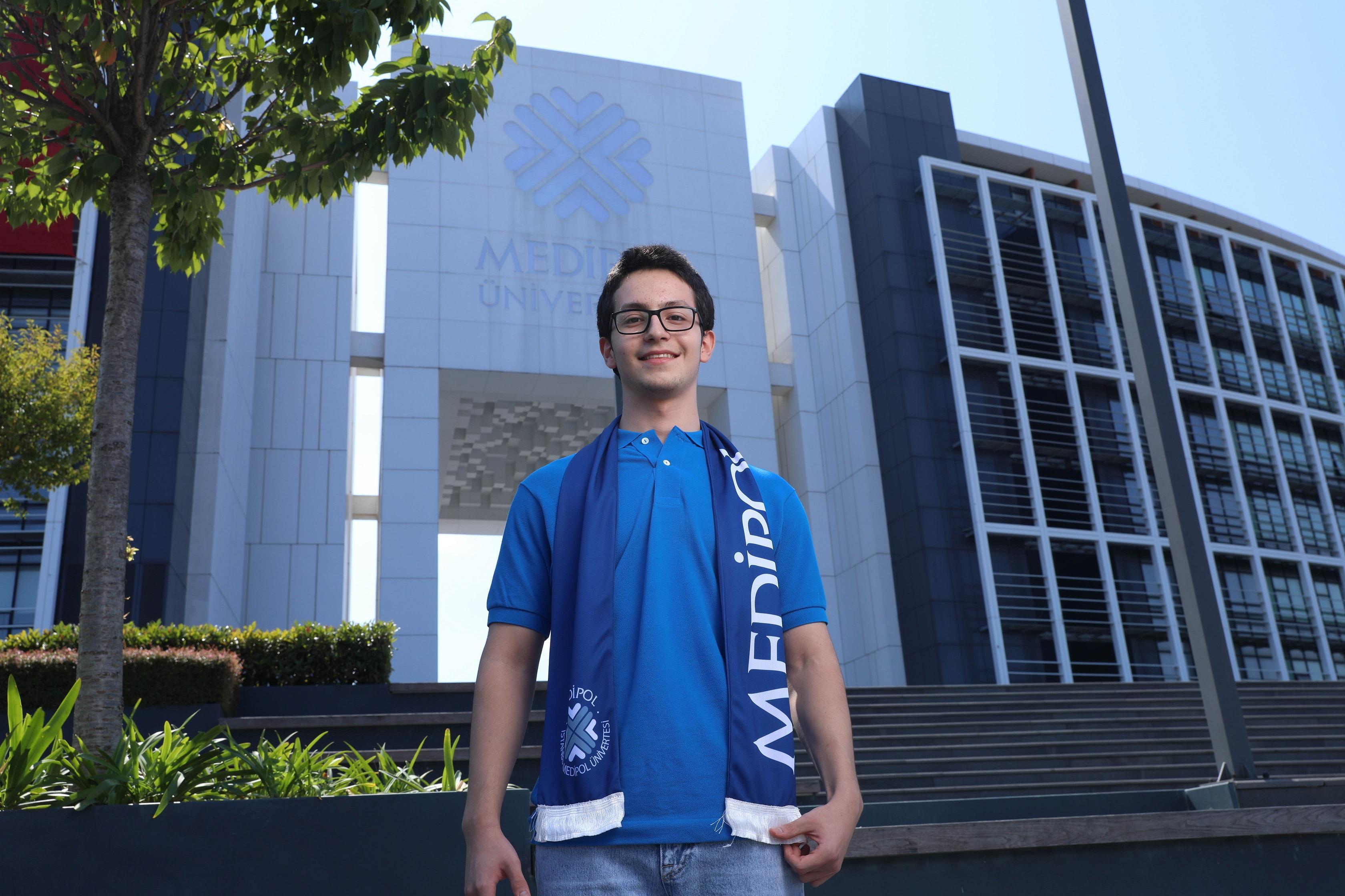 İlk 100’den 15 öğrenci Medipol’ü tercih etti