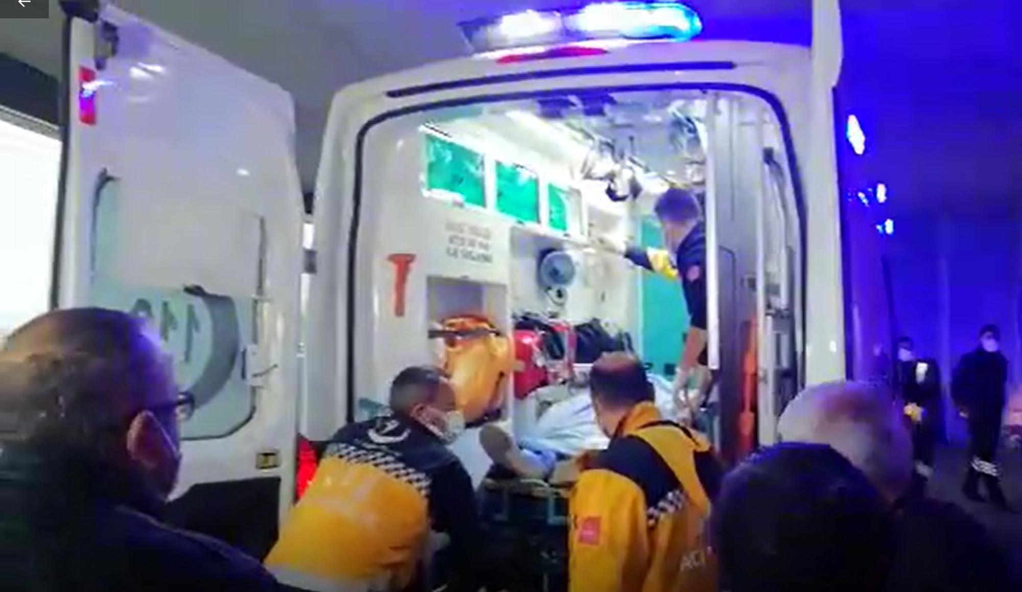 Erzincanda yolcu otobüsü devrildi: 4’ü ağır 22 yaralı