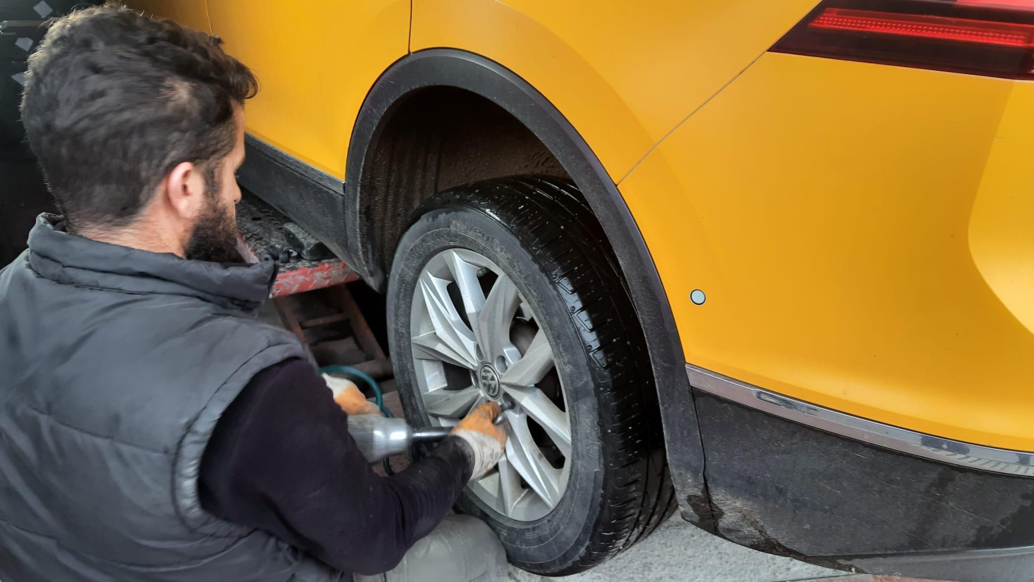 Lastikçilerde kış lastiği mesaisi